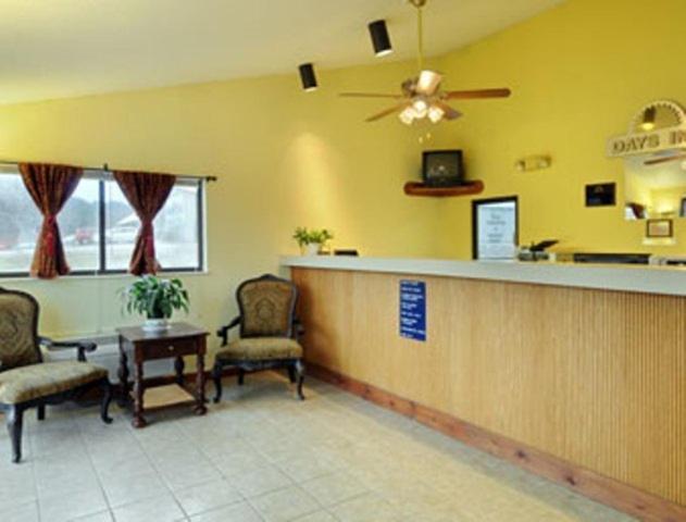 Days Inn by Wyndham Athens photo 24