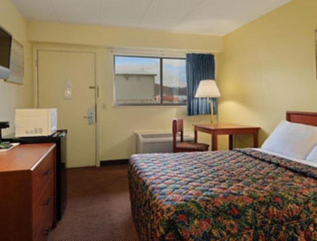 Days Inn by Wyndham Athens photo 35