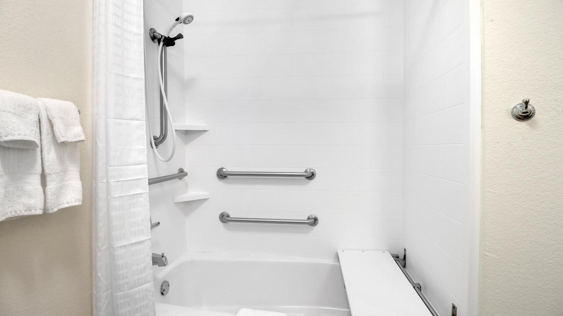 Candlewood Suites Waco by IHG photo 79