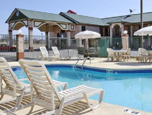 Ramada Limited San Angelo photo 50