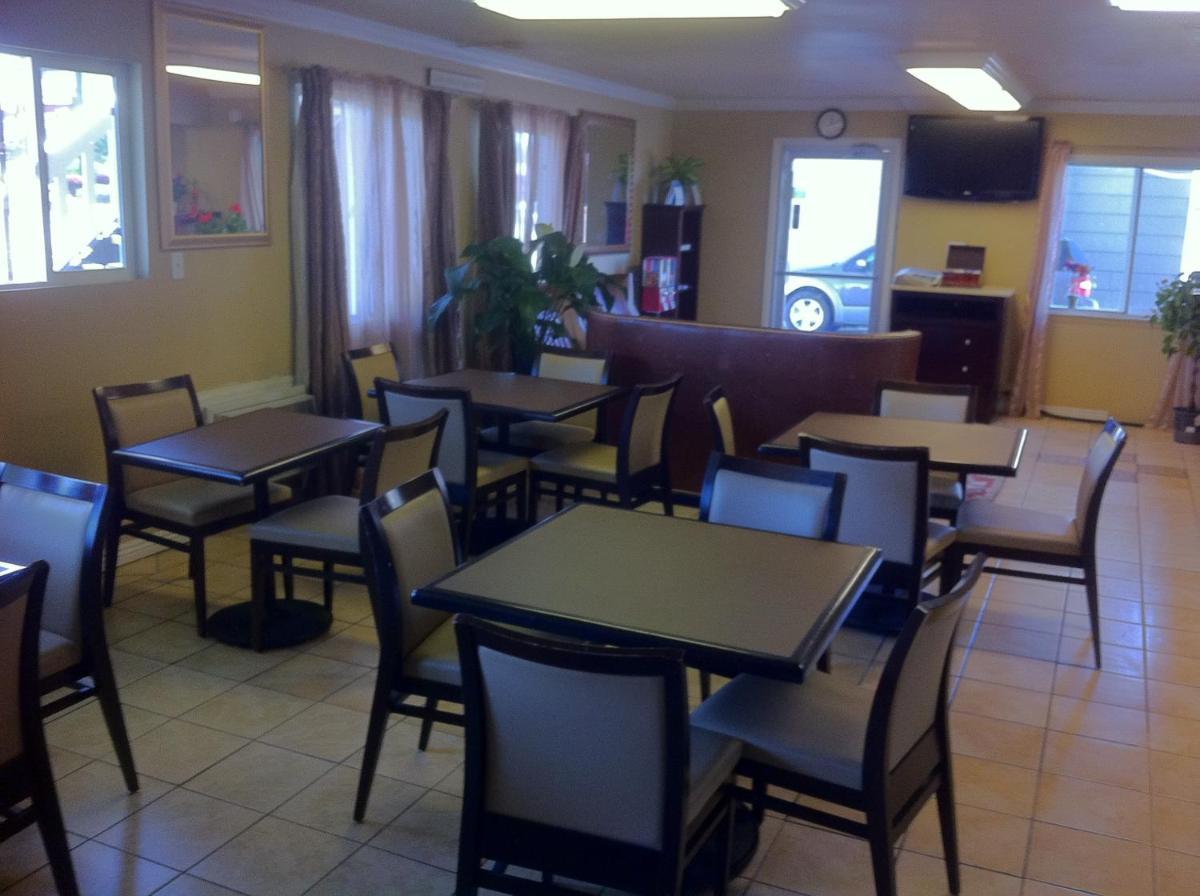 1st Interstate Inn photo 8