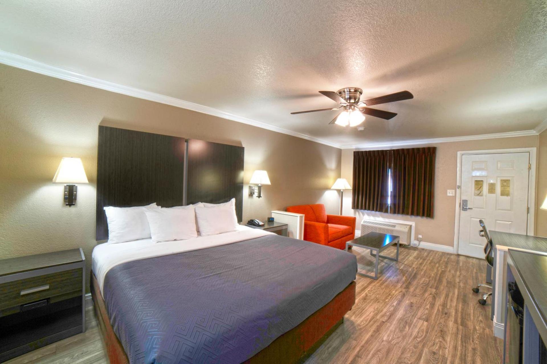 Econo Lodge Inn & Suites Corpus Christi photo 38