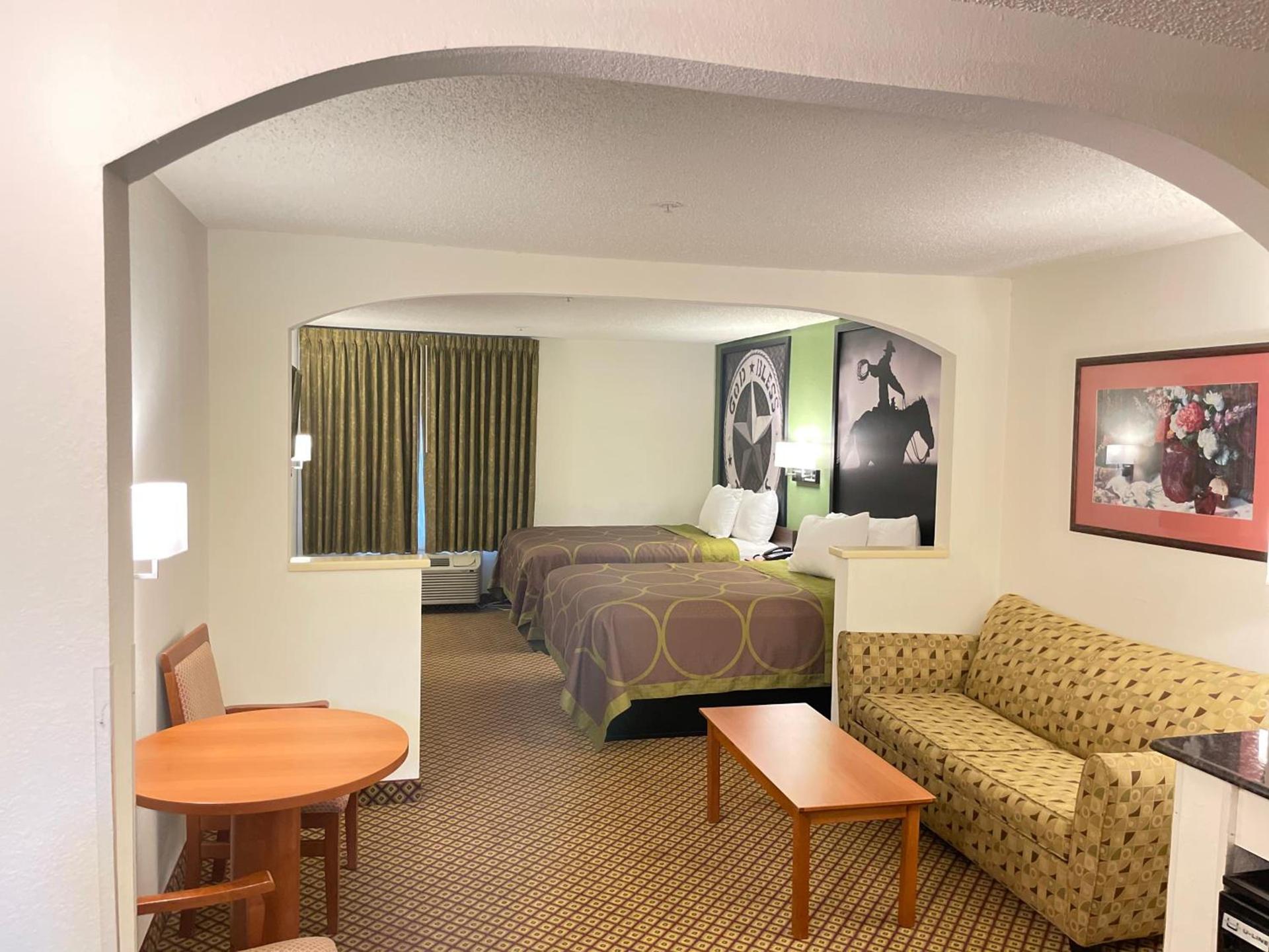 Super 8 by Wyndham Fort Worth Downtown South photo 25