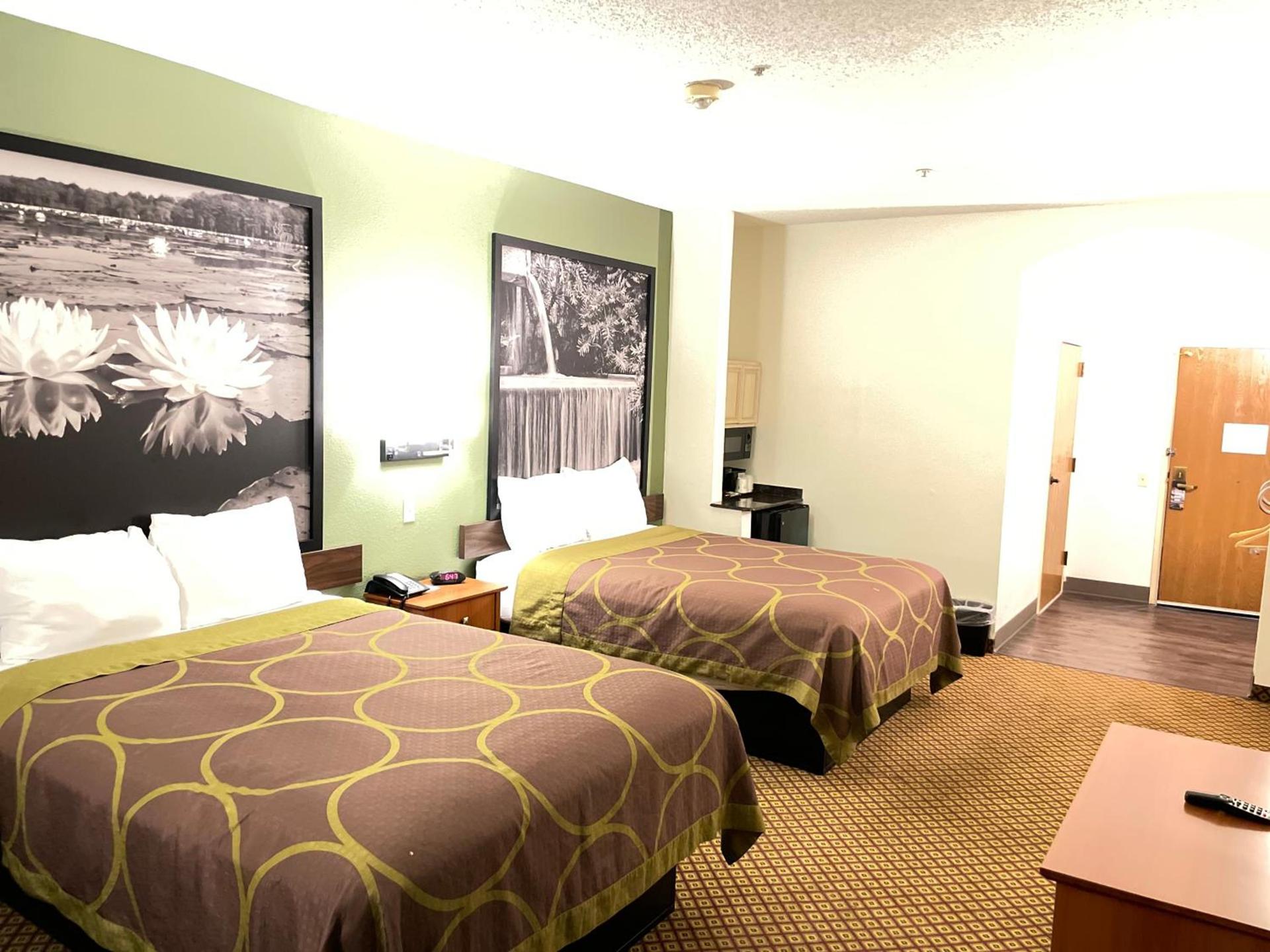 Super 8 by Wyndham Fort Worth Downtown South photo 13