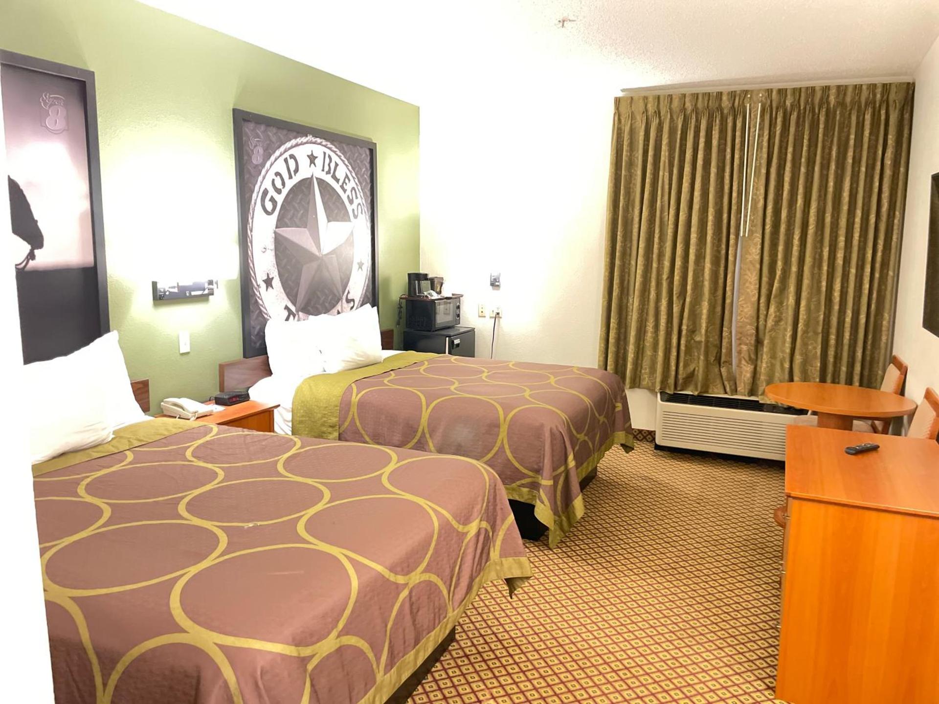 Super 8 by Wyndham Fort Worth Downtown South photo 18