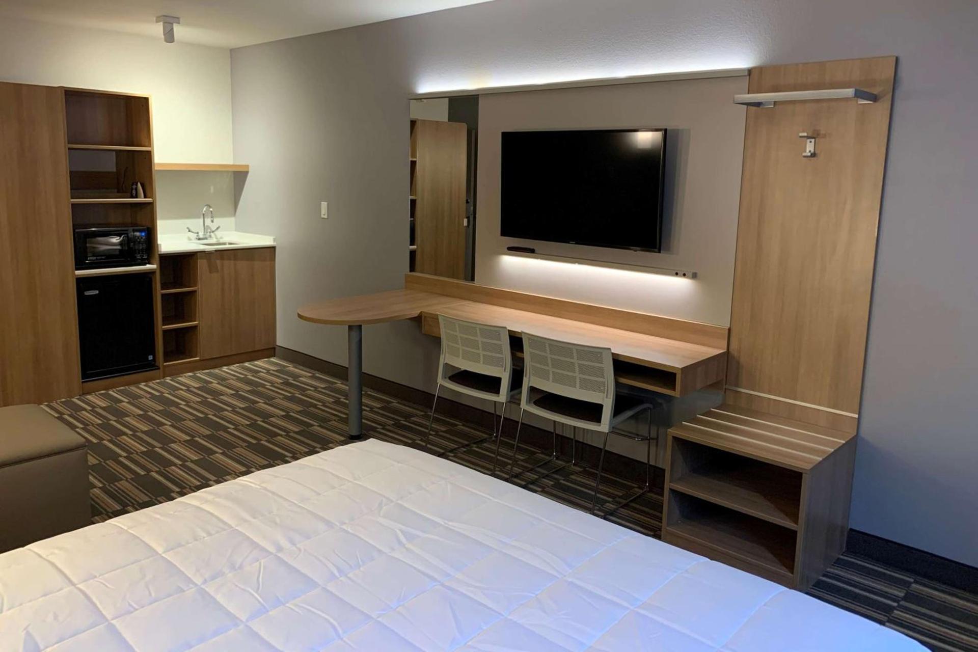 Microtel Inn & Suites by Wyndham Georgetown Lake photo 13
