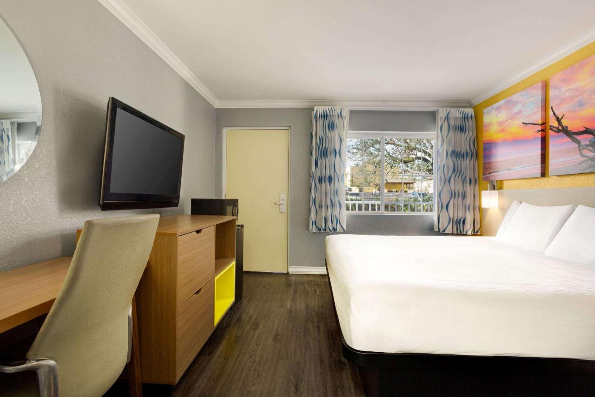 Days Inn by Wyndham Pensacola - Historic Downtown photo 21