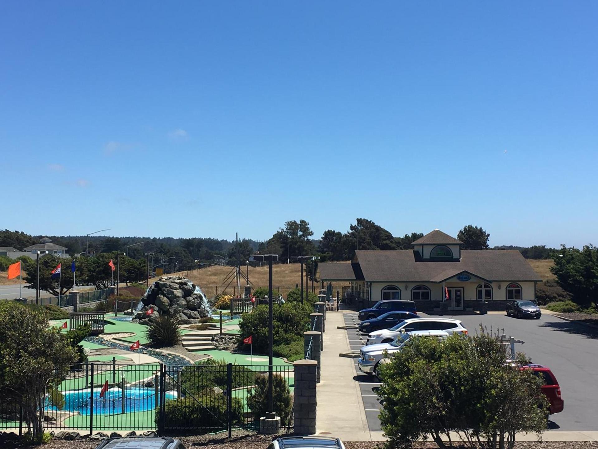 Emerald Dolphin Inn & Mini Golf photo 4