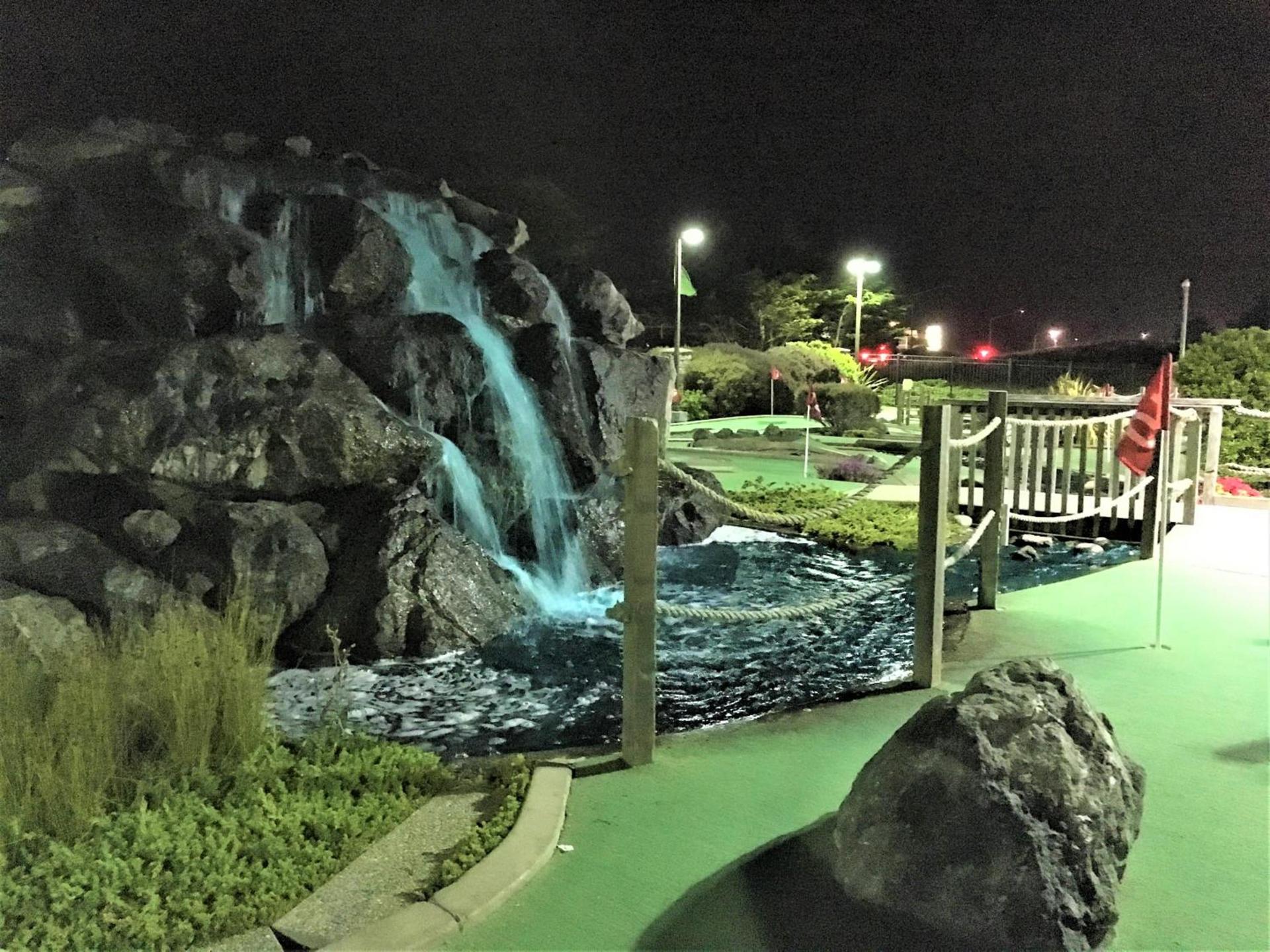 Emerald Dolphin Inn & Mini Golf photo 57