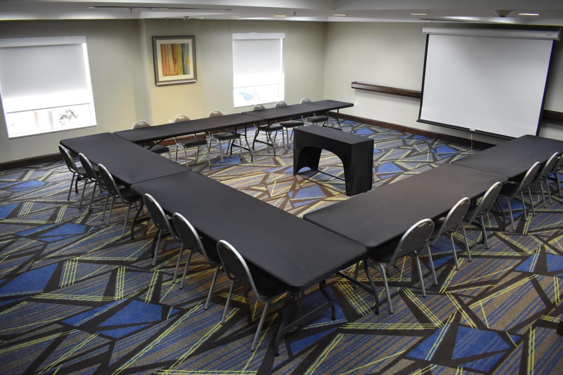 Holiday Inn Express & Suites Caryville by IHG photo 24