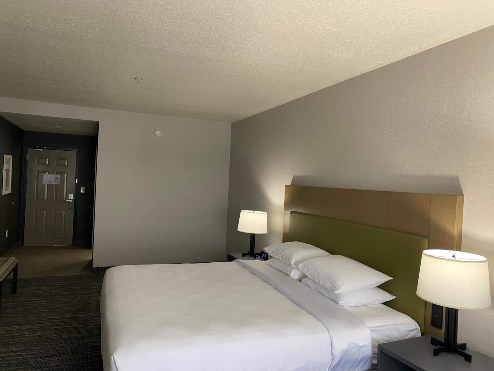 Country Inn & Suites by Radisson, RJ Stadium - Tampa Airport East photo 41