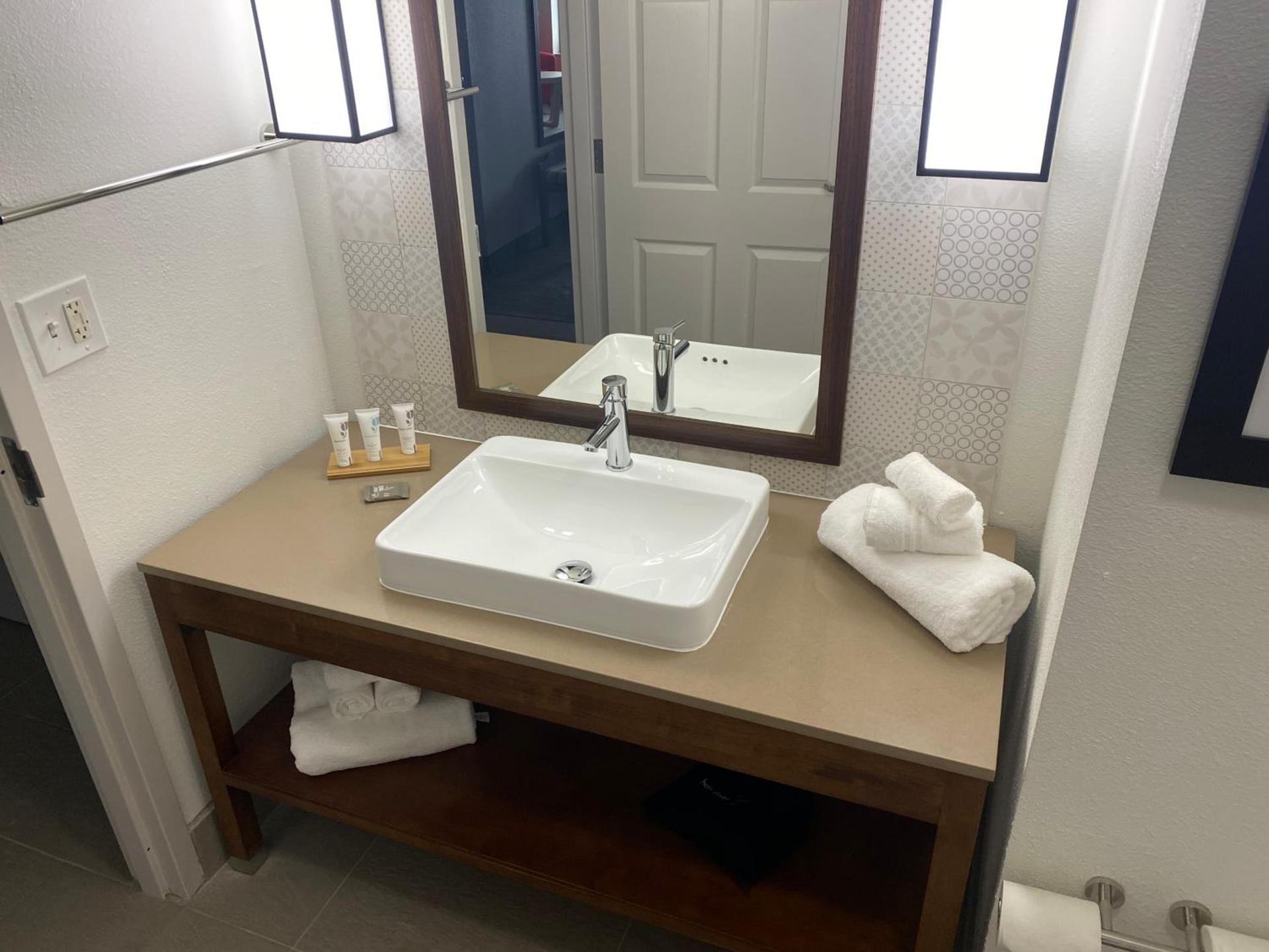 Country Inn & Suites by Radisson, RJ Stadium - Tampa Airport East photo 40