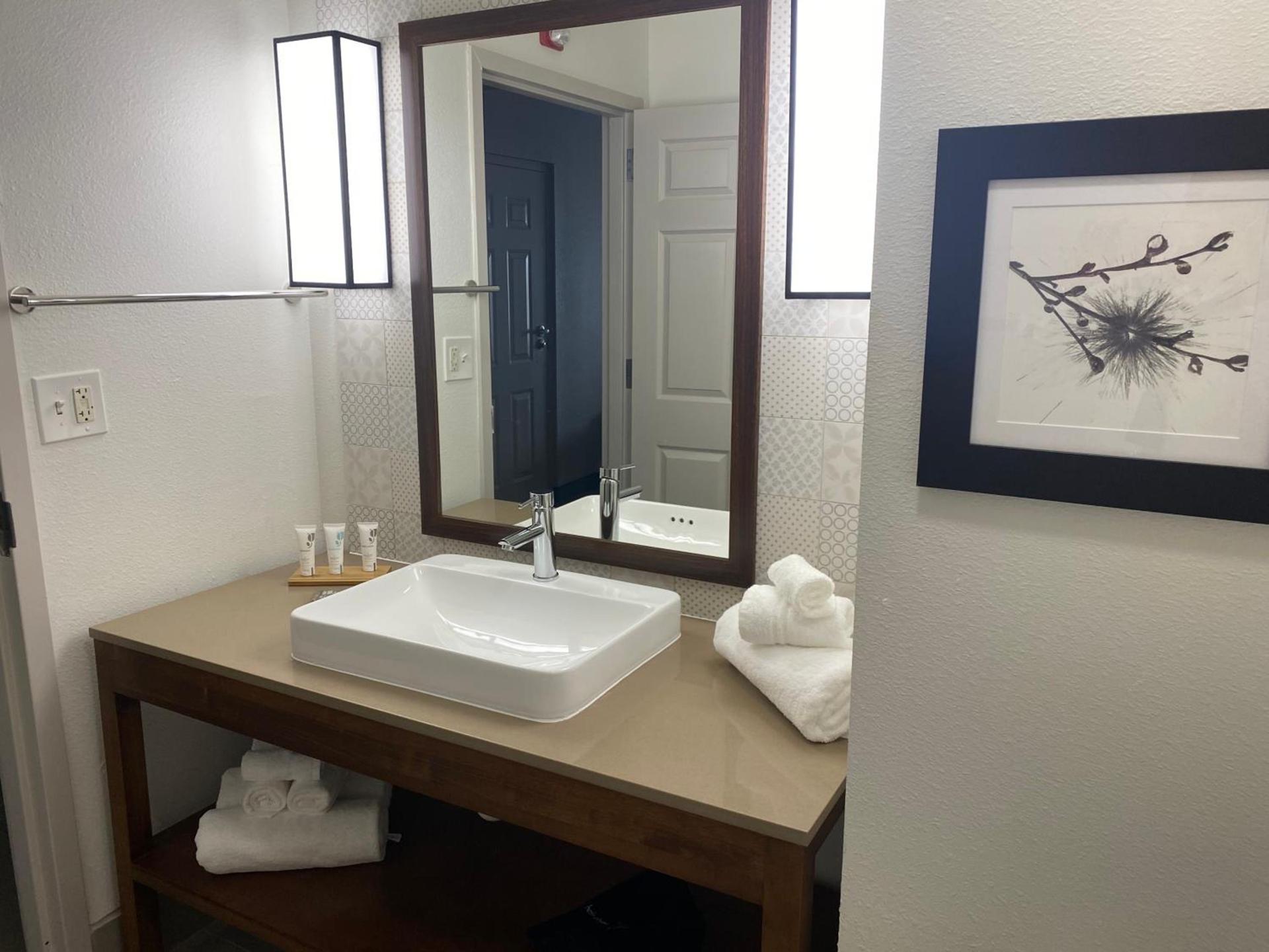 Country Inn & Suites by Radisson, RJ Stadium - Tampa Airport East photo 33