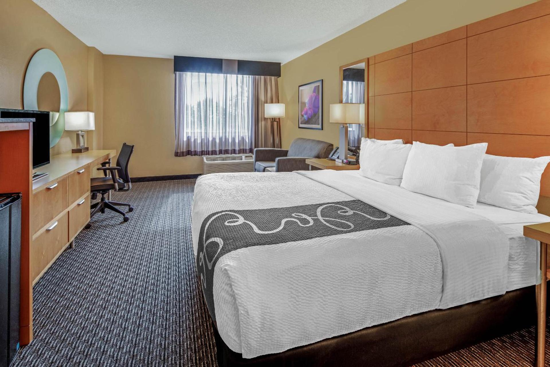 La Quinta by Wyndham Naples Downtown photo 30