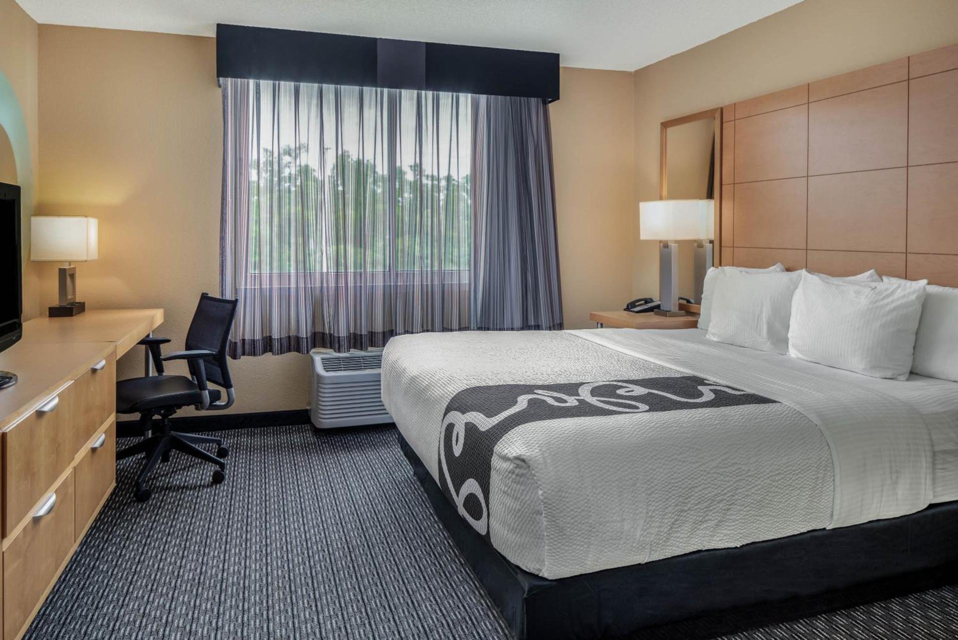 La Quinta by Wyndham Naples Downtown photo 29