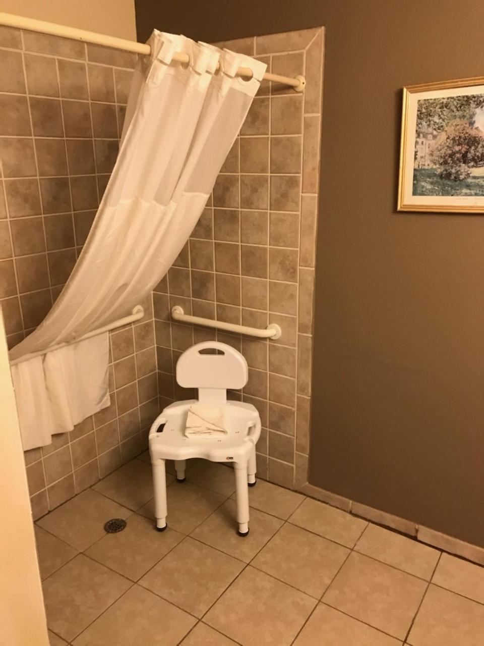 Quality Inn and Suites Silverthorne - Copper Mountain photo 3