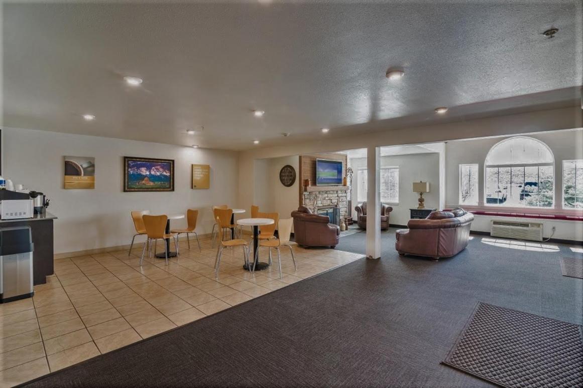 Motel 6-Idaho Falls, ID - Snake River photo 25