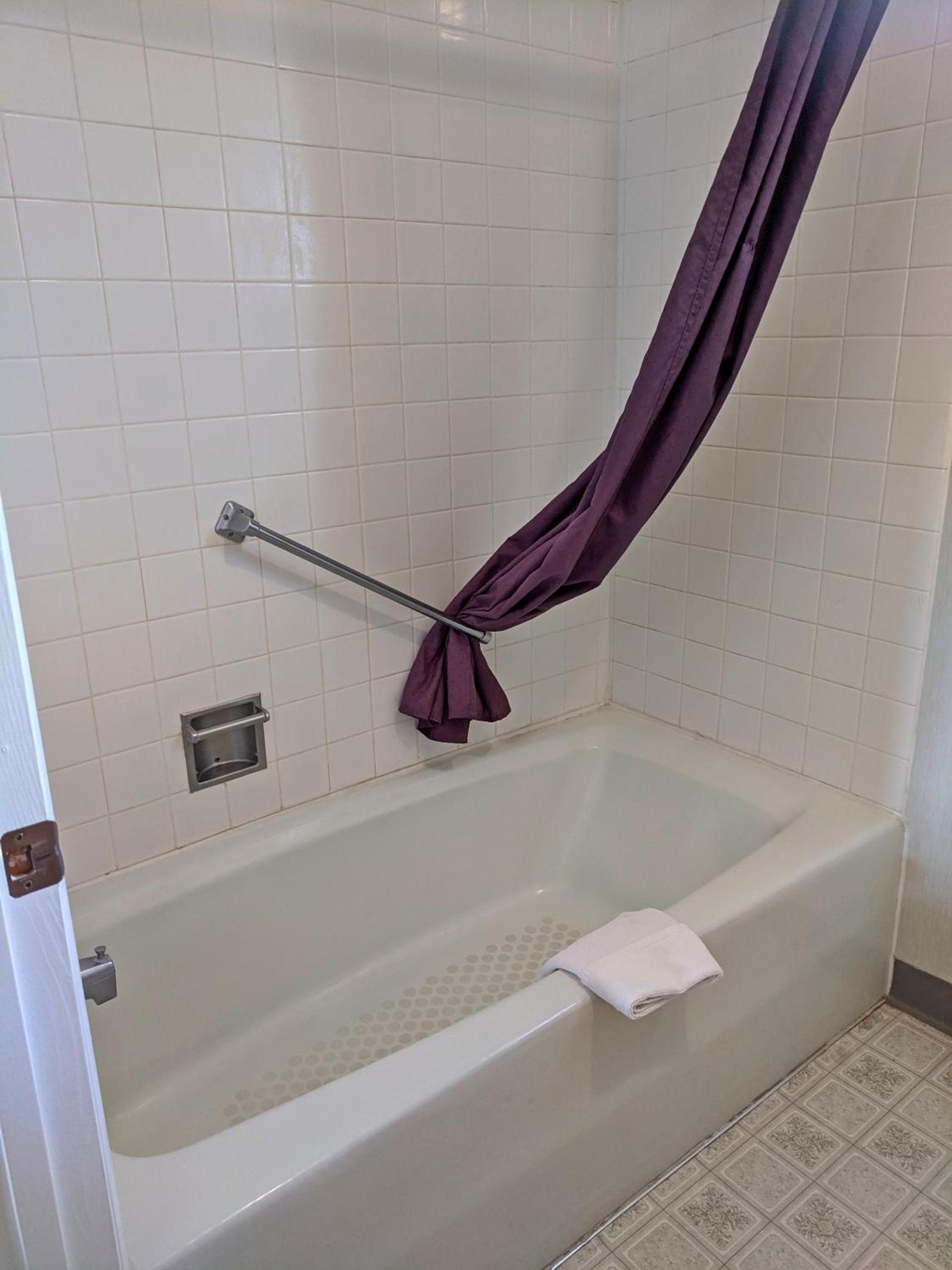 Aquarius Inn photo 26