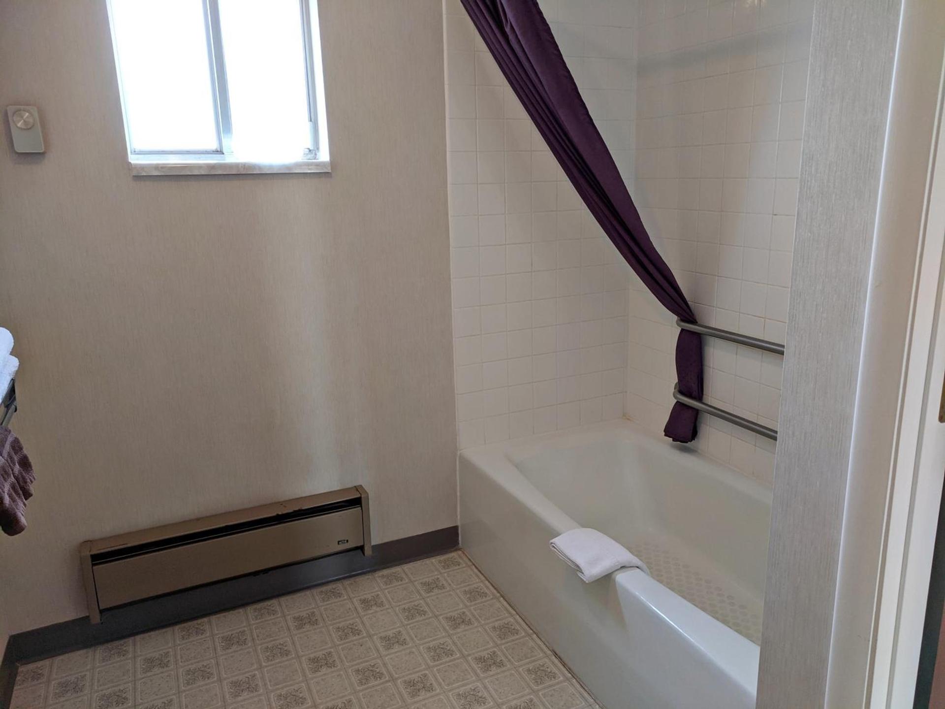 Aquarius Inn photo 29