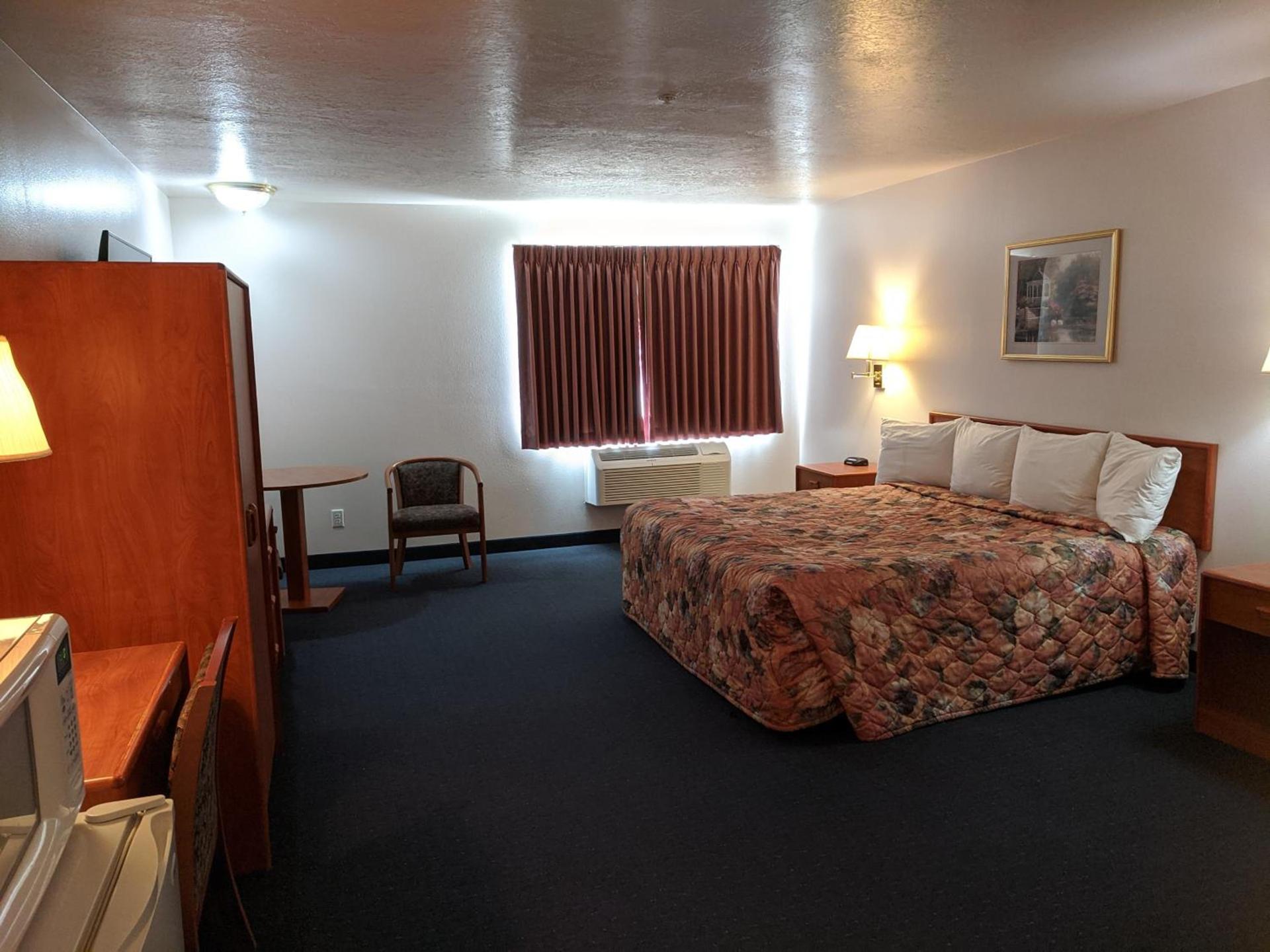 Aquarius Inn photo 28