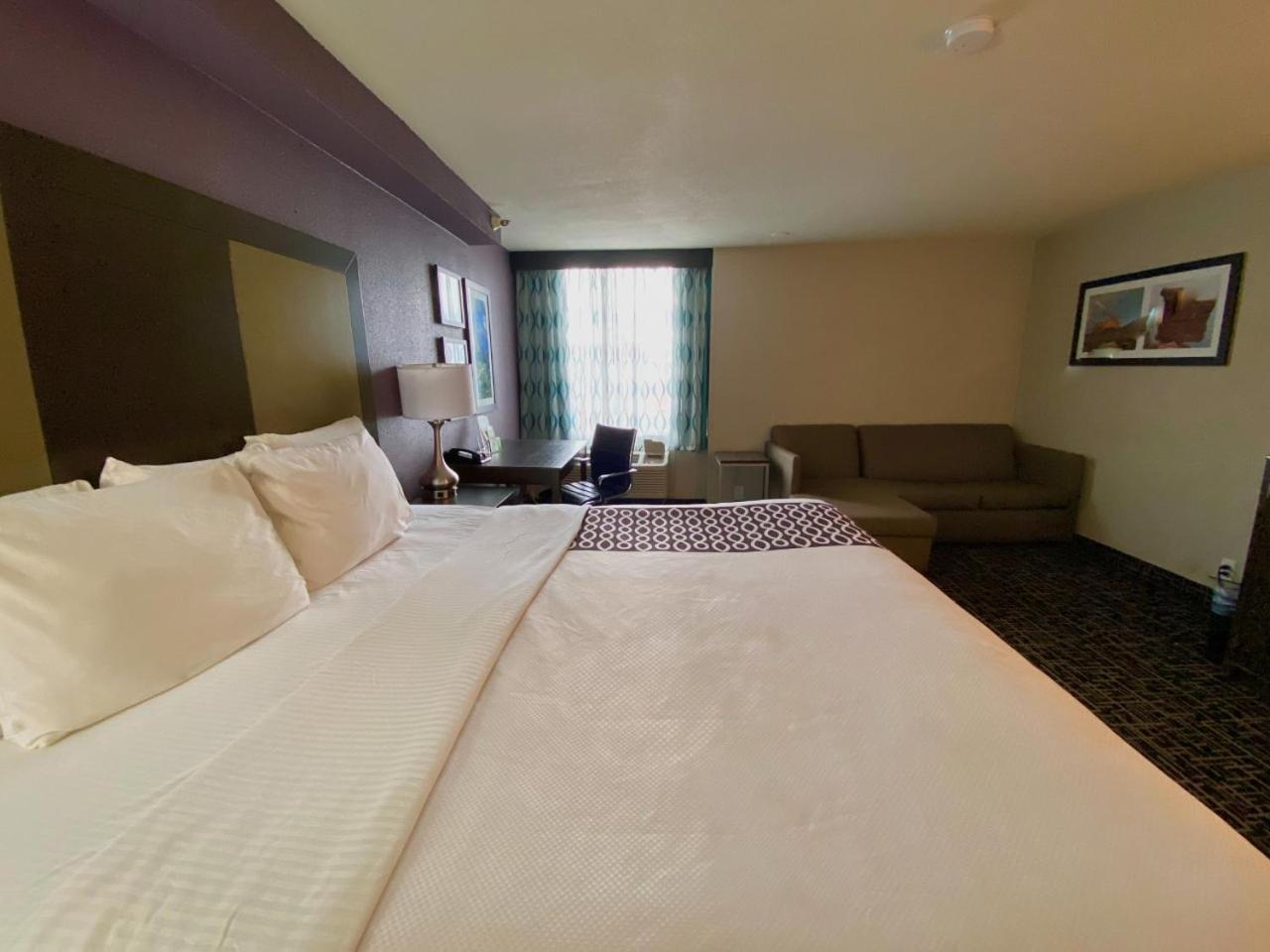 La Quinta by Wyndham Colorado Springs North photo 39