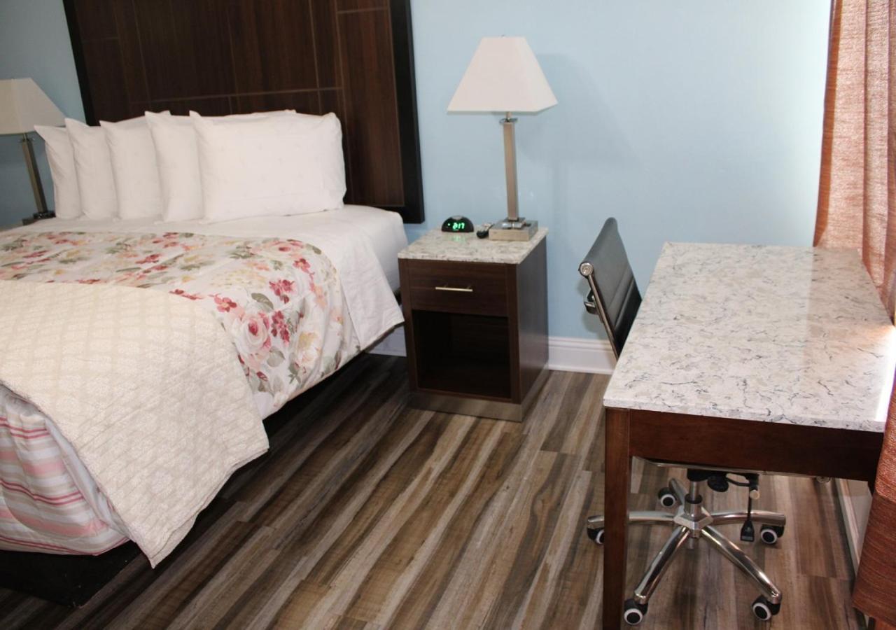 Dolphin Cove Motel photo 80