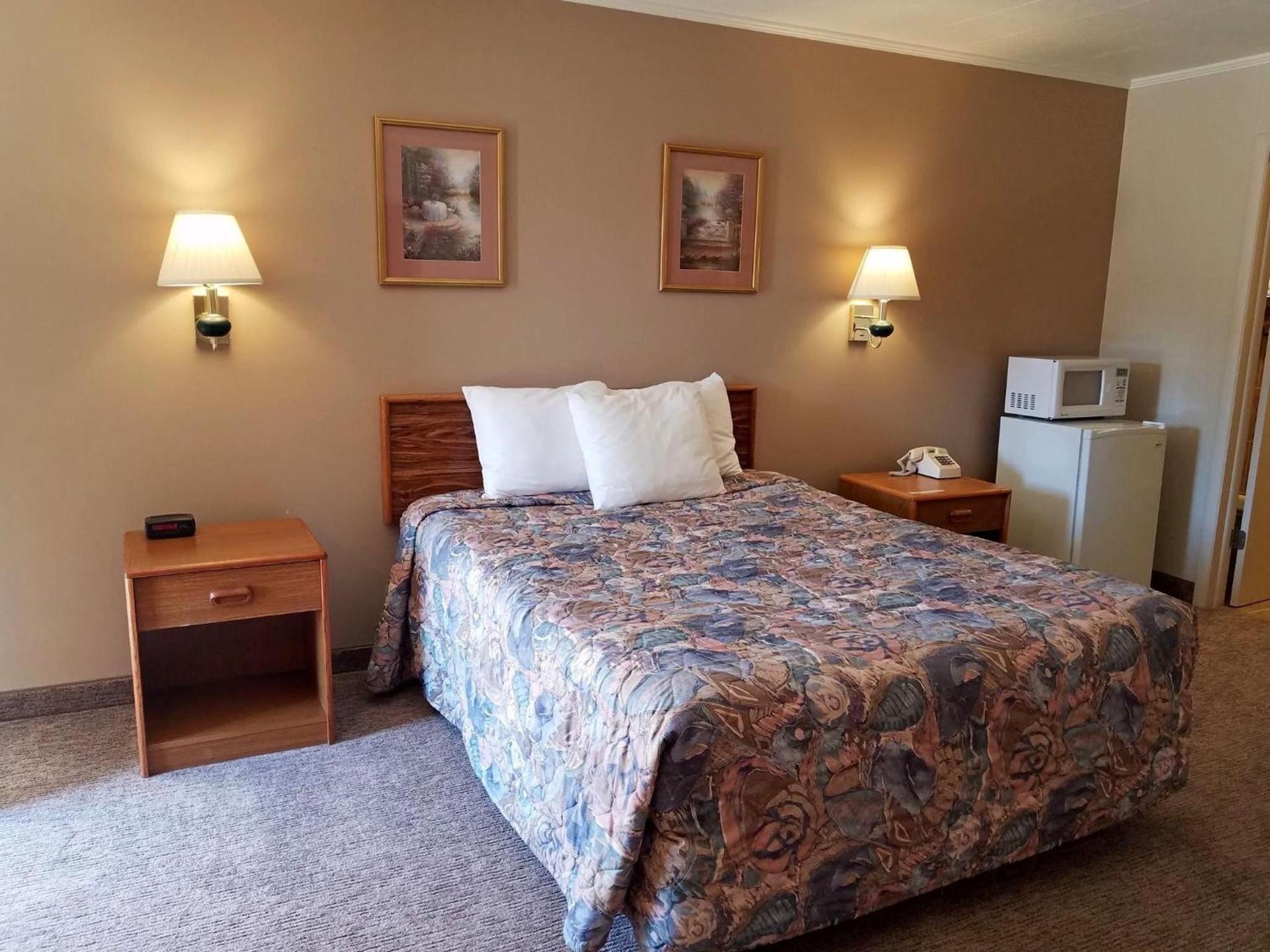 Aquarius Inn photo 11