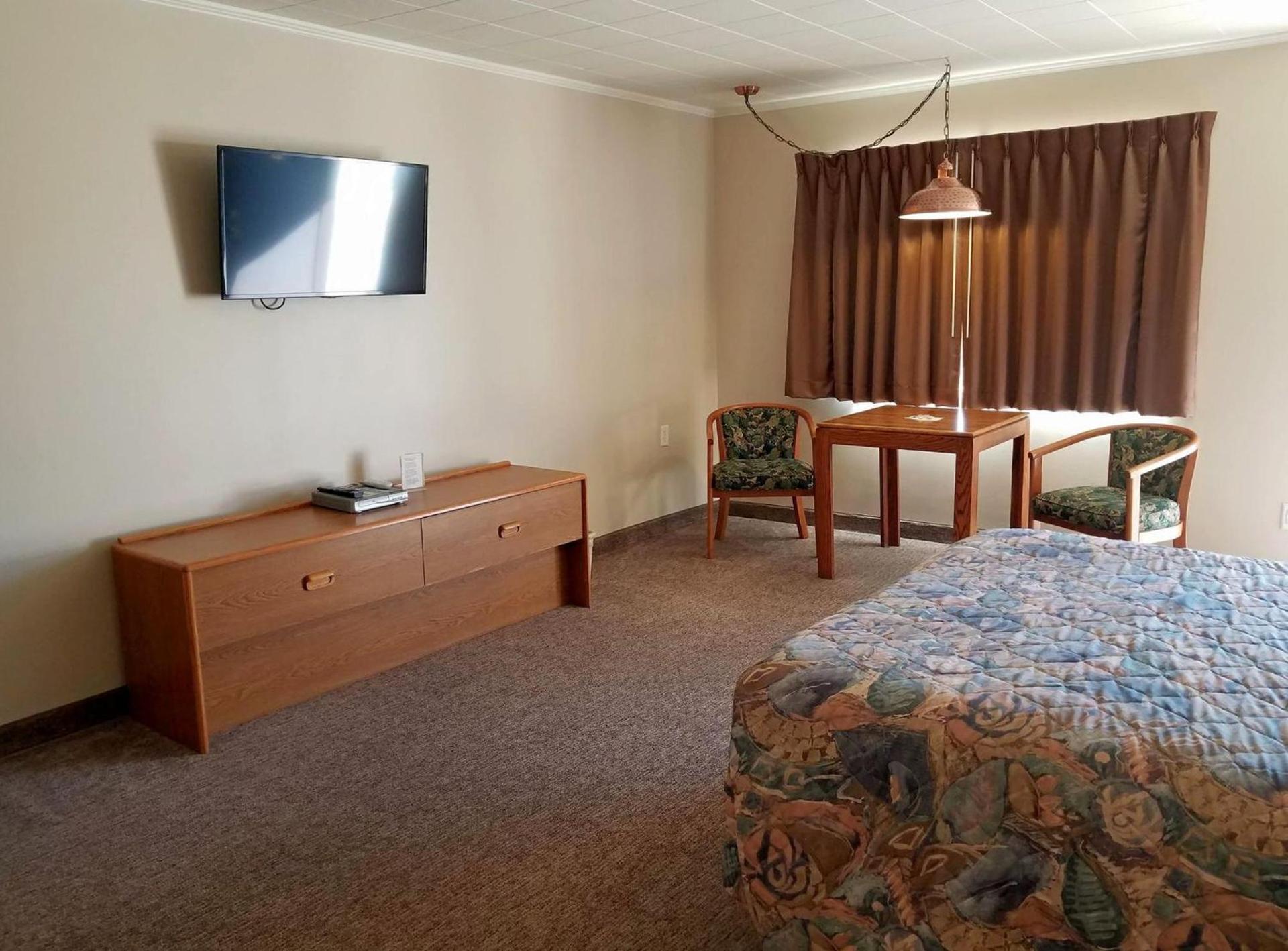 Aquarius Inn photo 12