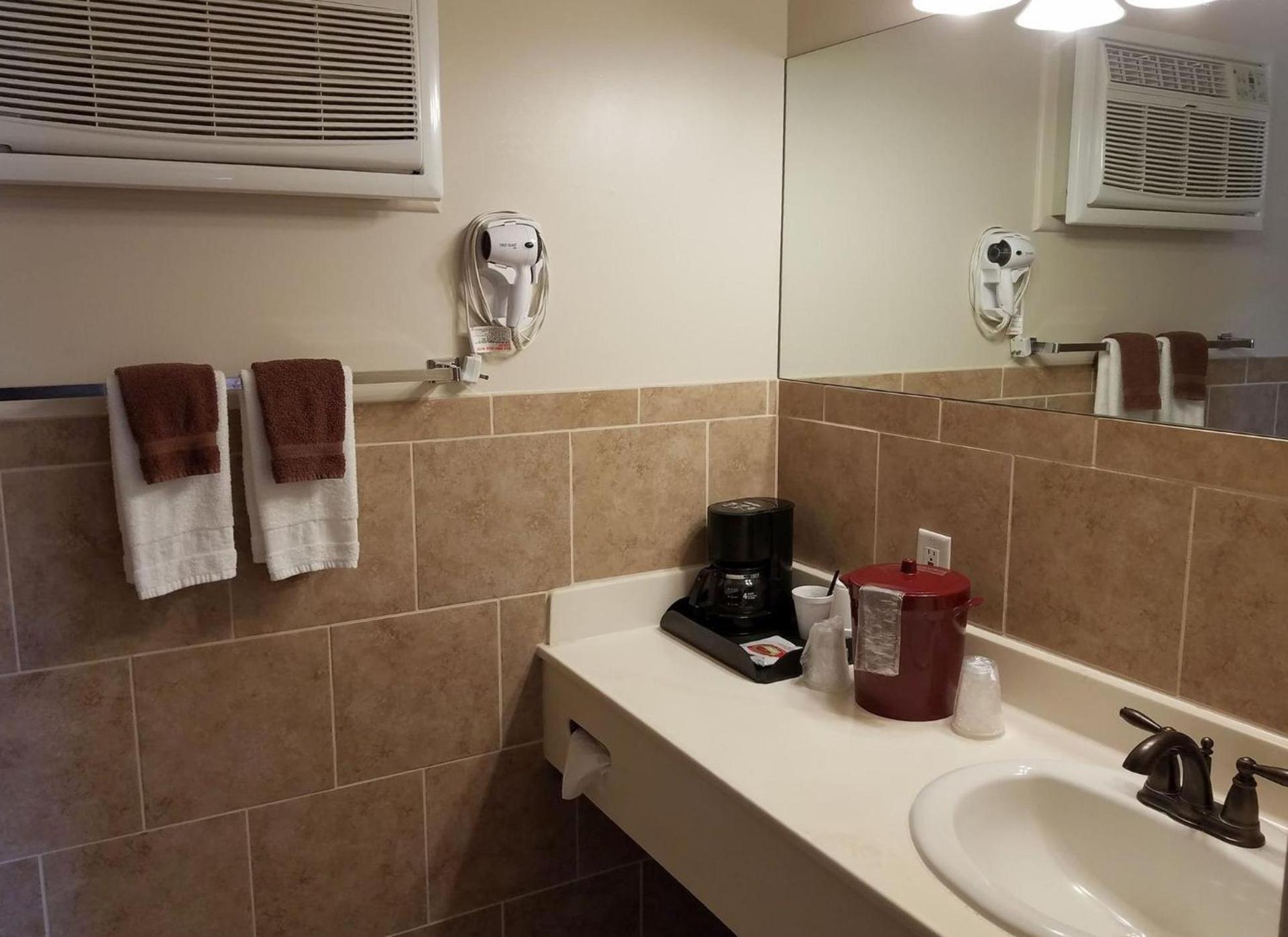 Aquarius Inn photo 15