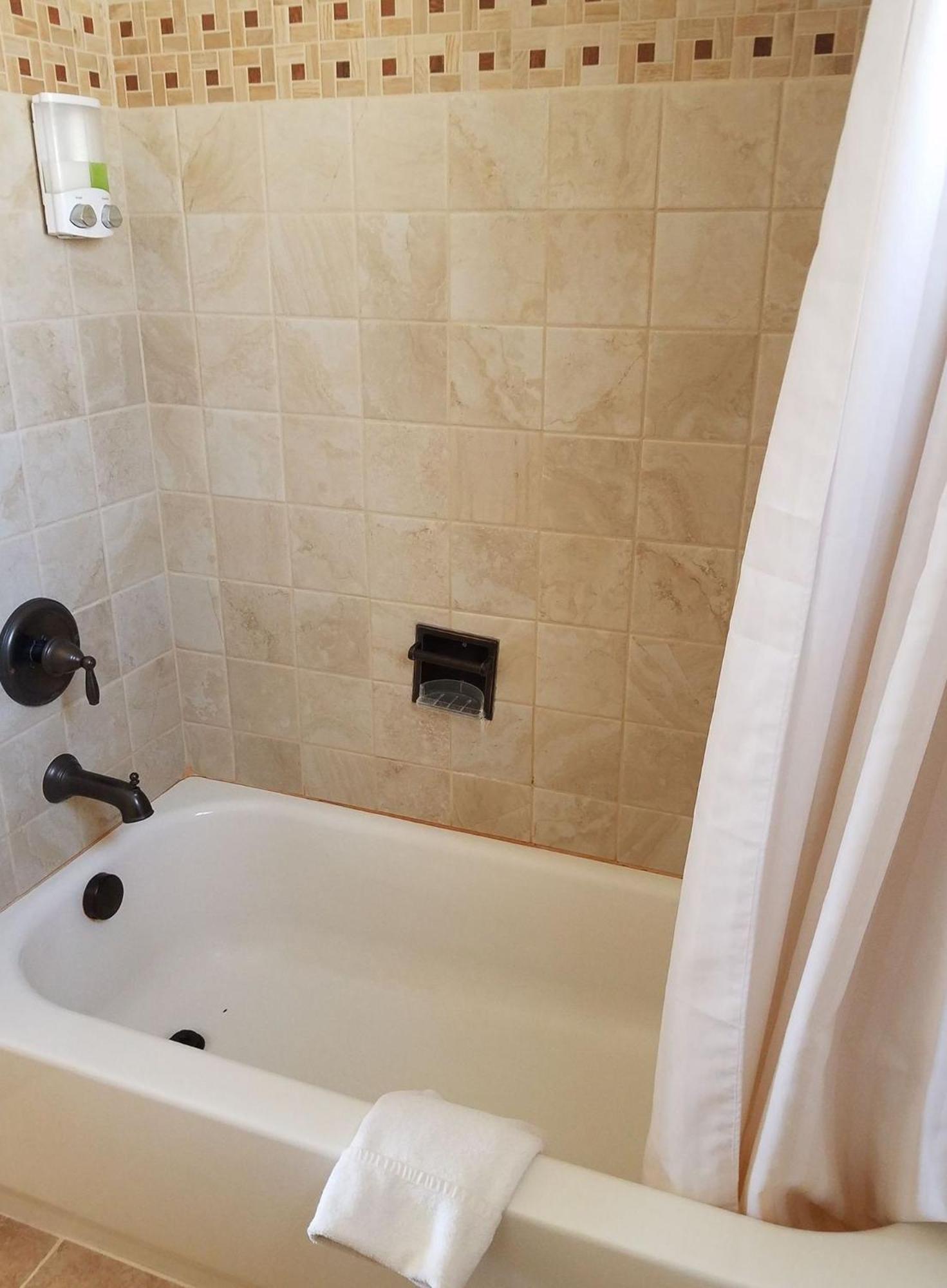 Aquarius Inn photo 10