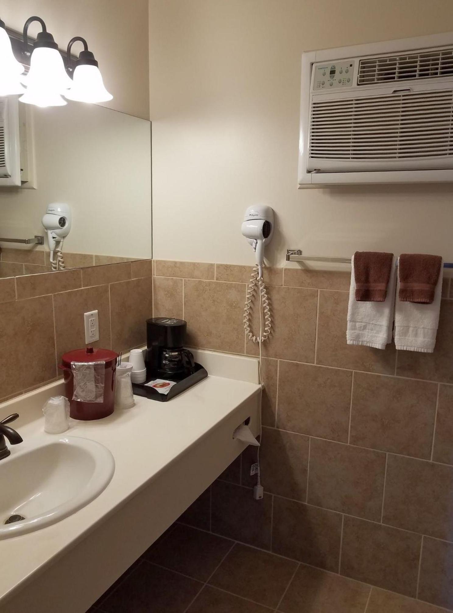 Aquarius Inn photo 9