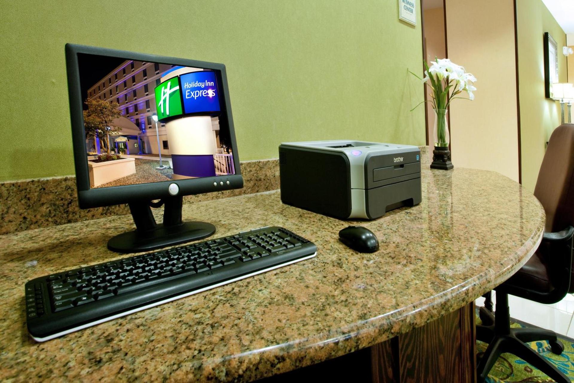 Holiday Inn Express - Richmond Downtown by IHG photo 3