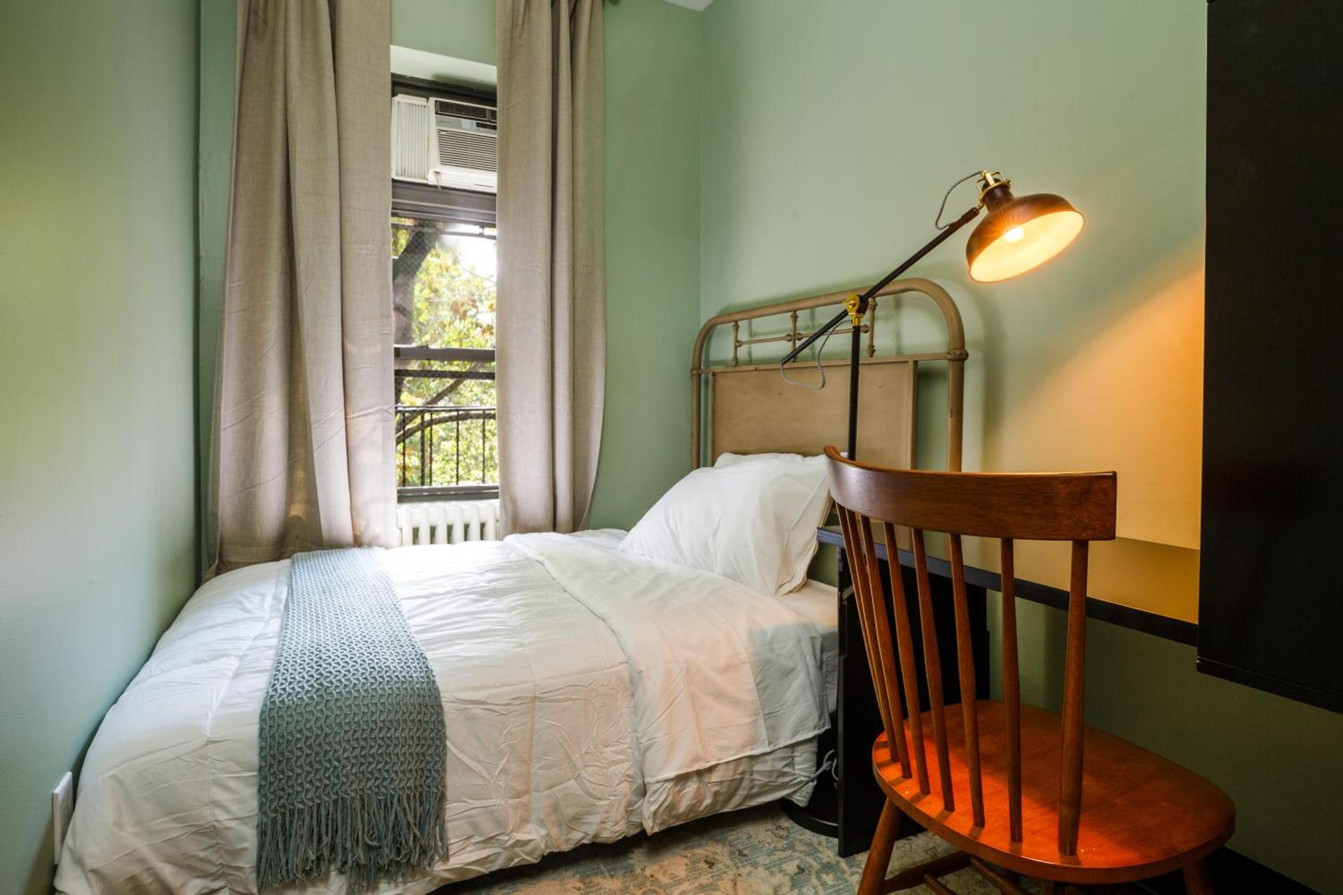 Lamartine Chelsea photo 11