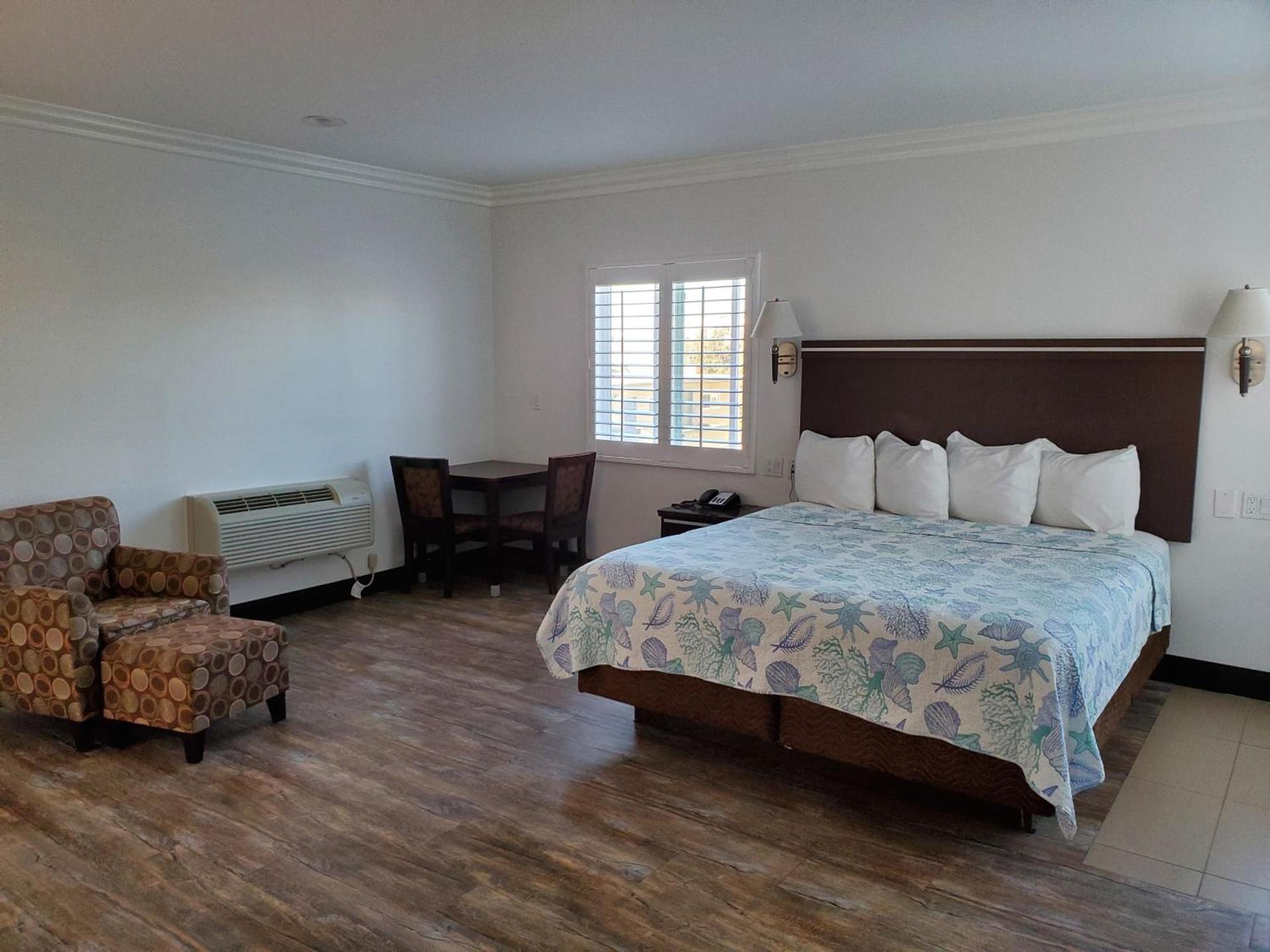 Ocean Surf Inn & Suites photo 23
