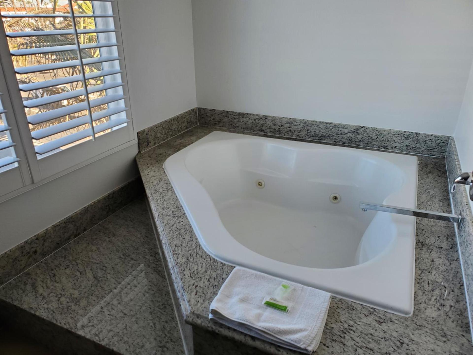 Ocean Surf Inn & Suites photo 22