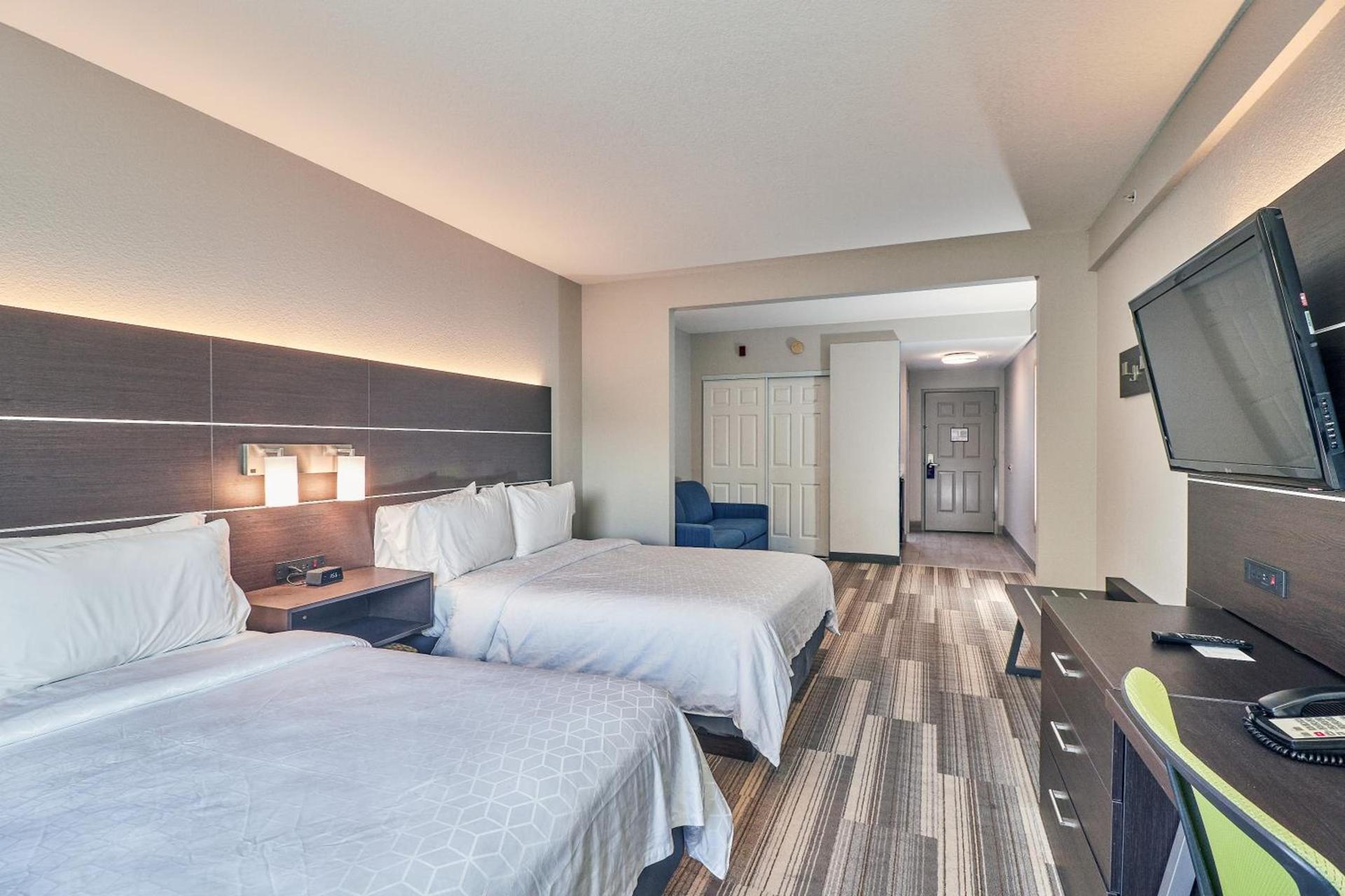 Holiday Inn Express Hotel & Suites Clearwater US 19 North by IHG photo 38