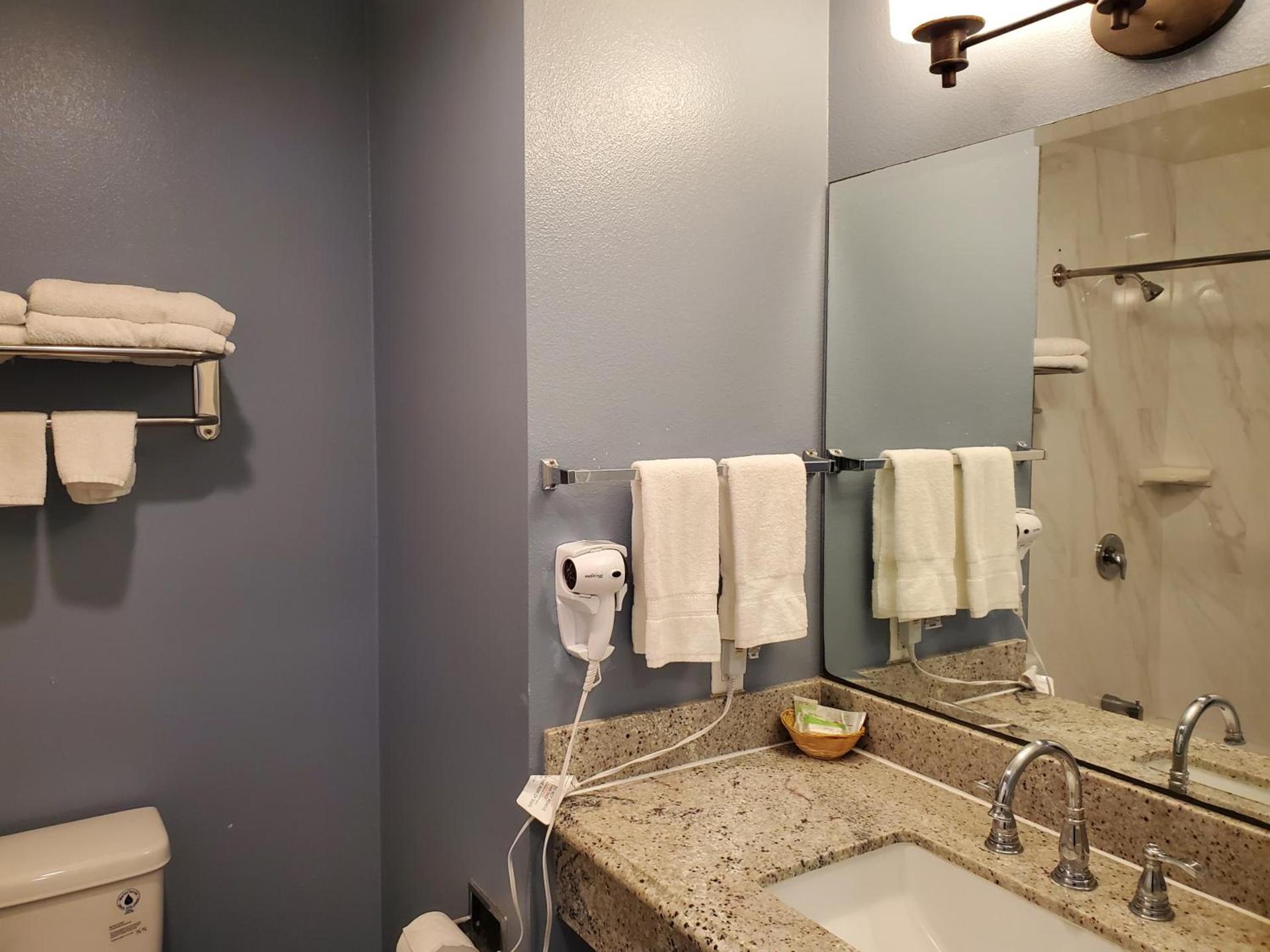 Ocean Surf Inn & Suites photo 12