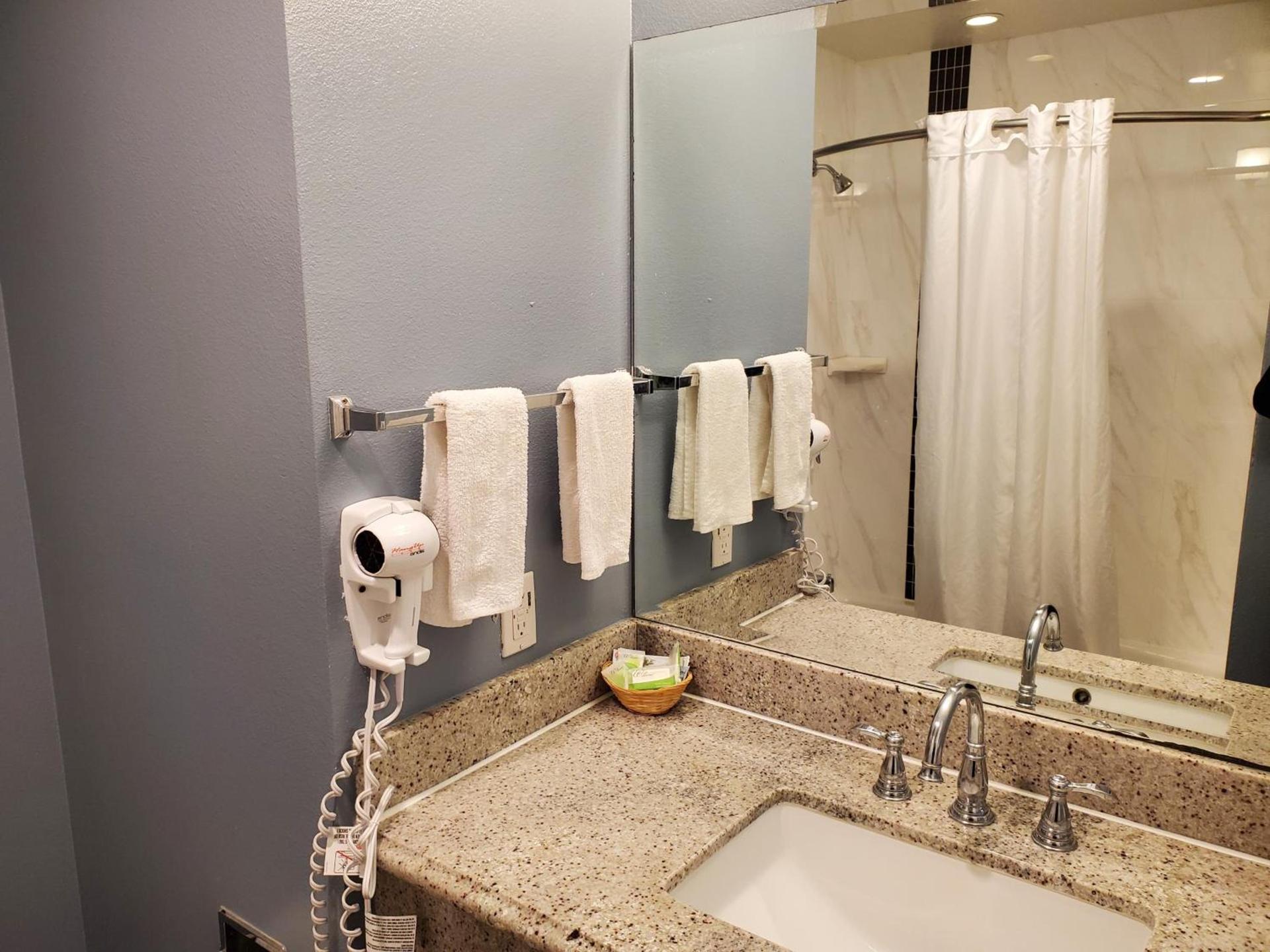 Ocean Surf Inn & Suites photo 10