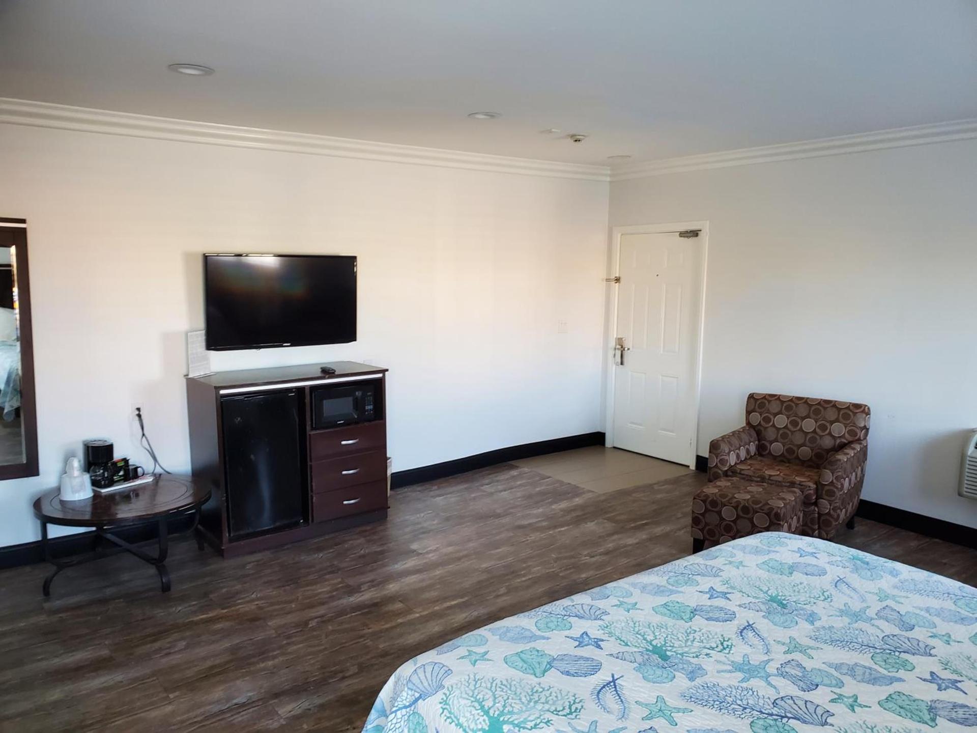 Ocean Surf Inn & Suites photo 5
