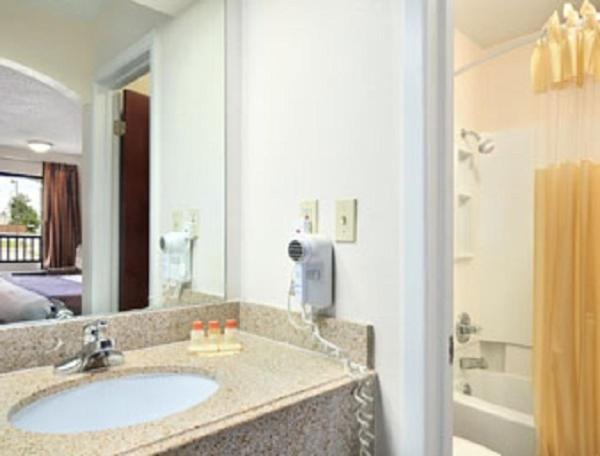 Quality Inn & Suites Monticello photo 42