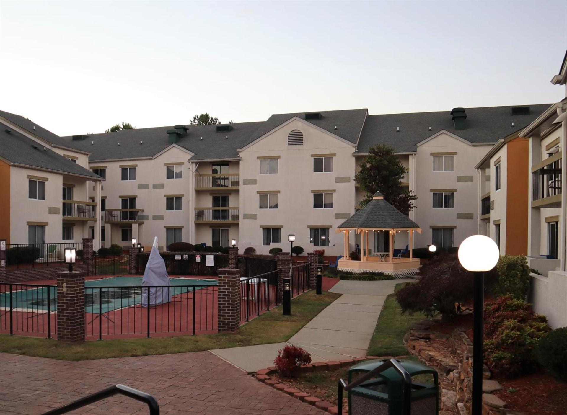 Baymont by Wyndham Norcross Atlanta photo 8