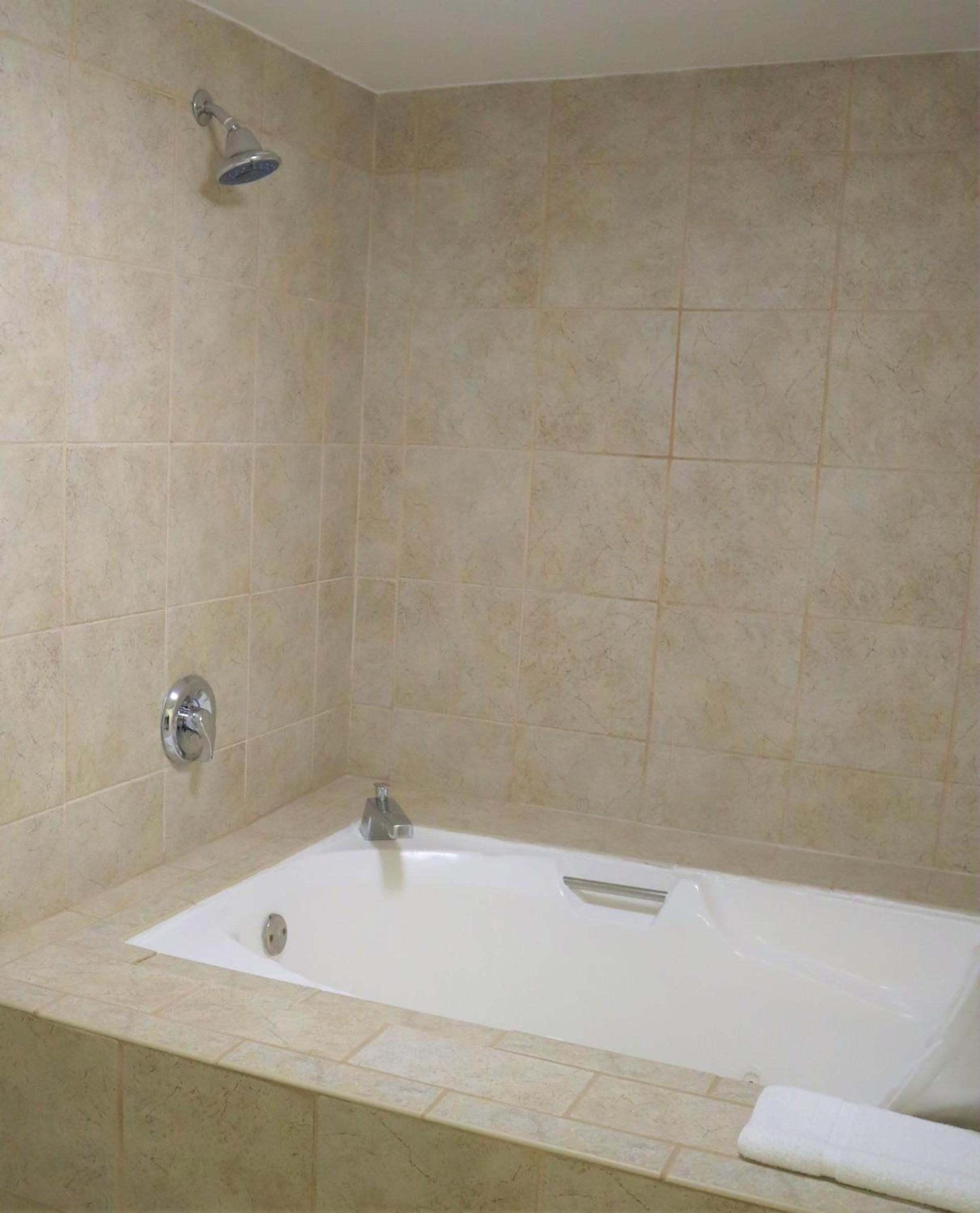 Baymont by Wyndham Norcross Atlanta photo 12