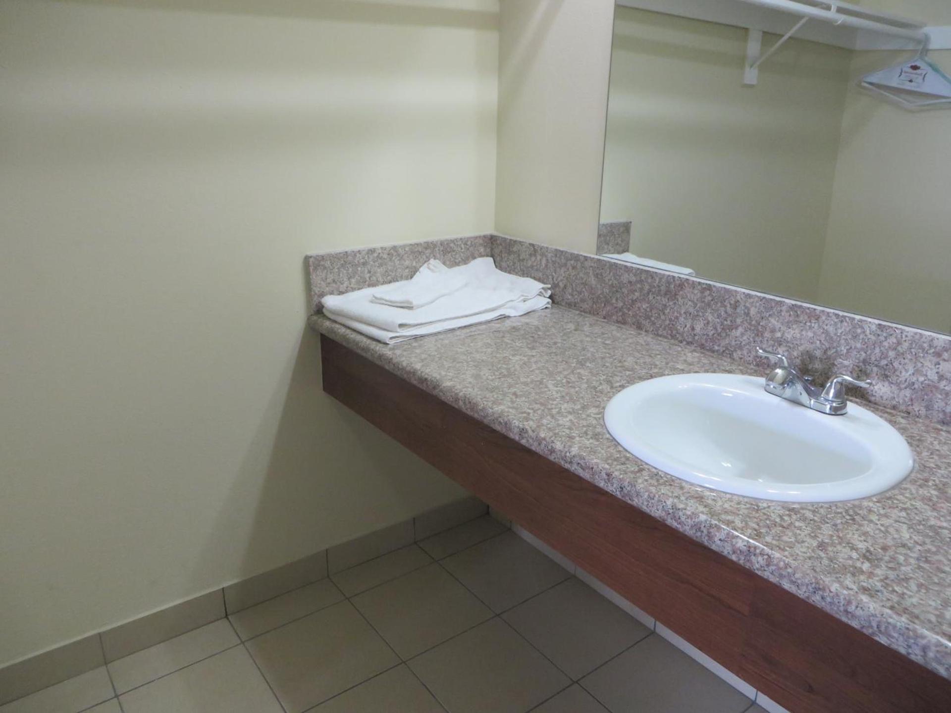 National Inn Garden Grove photo 7