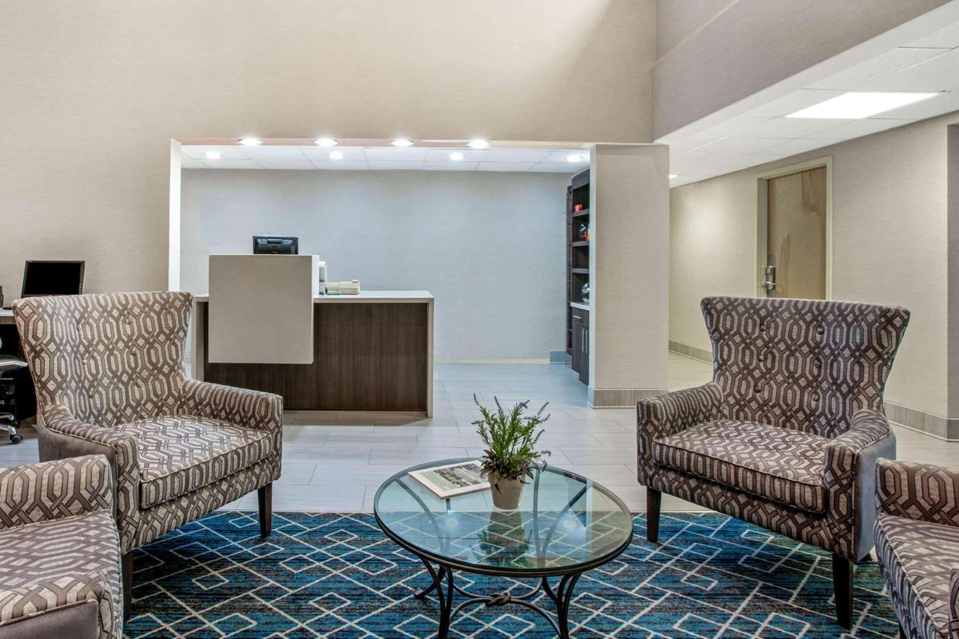 La Quinta Inn by Wyndham Radford photo 10
