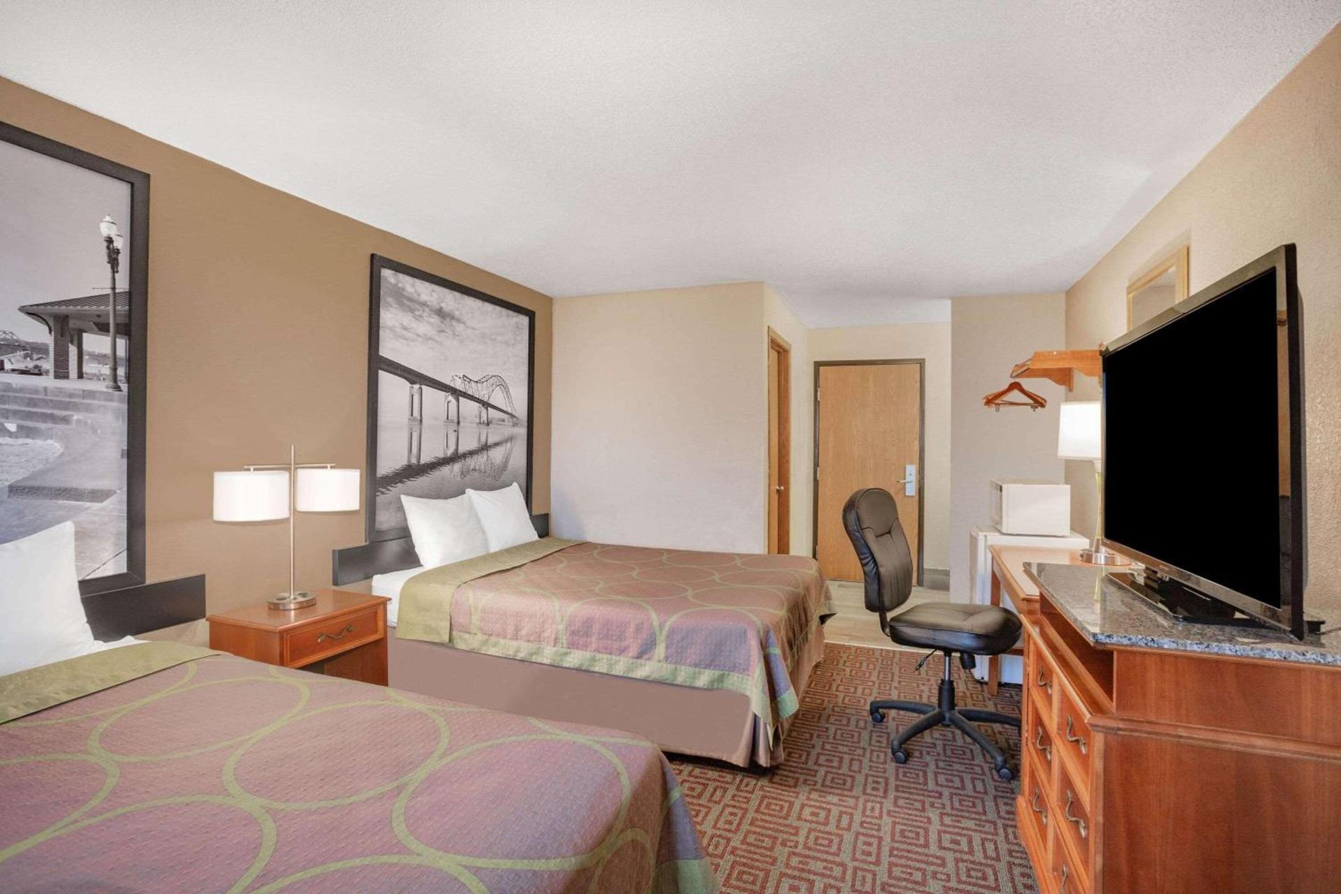 Super 8 by Wyndham Fort Madison photo 14