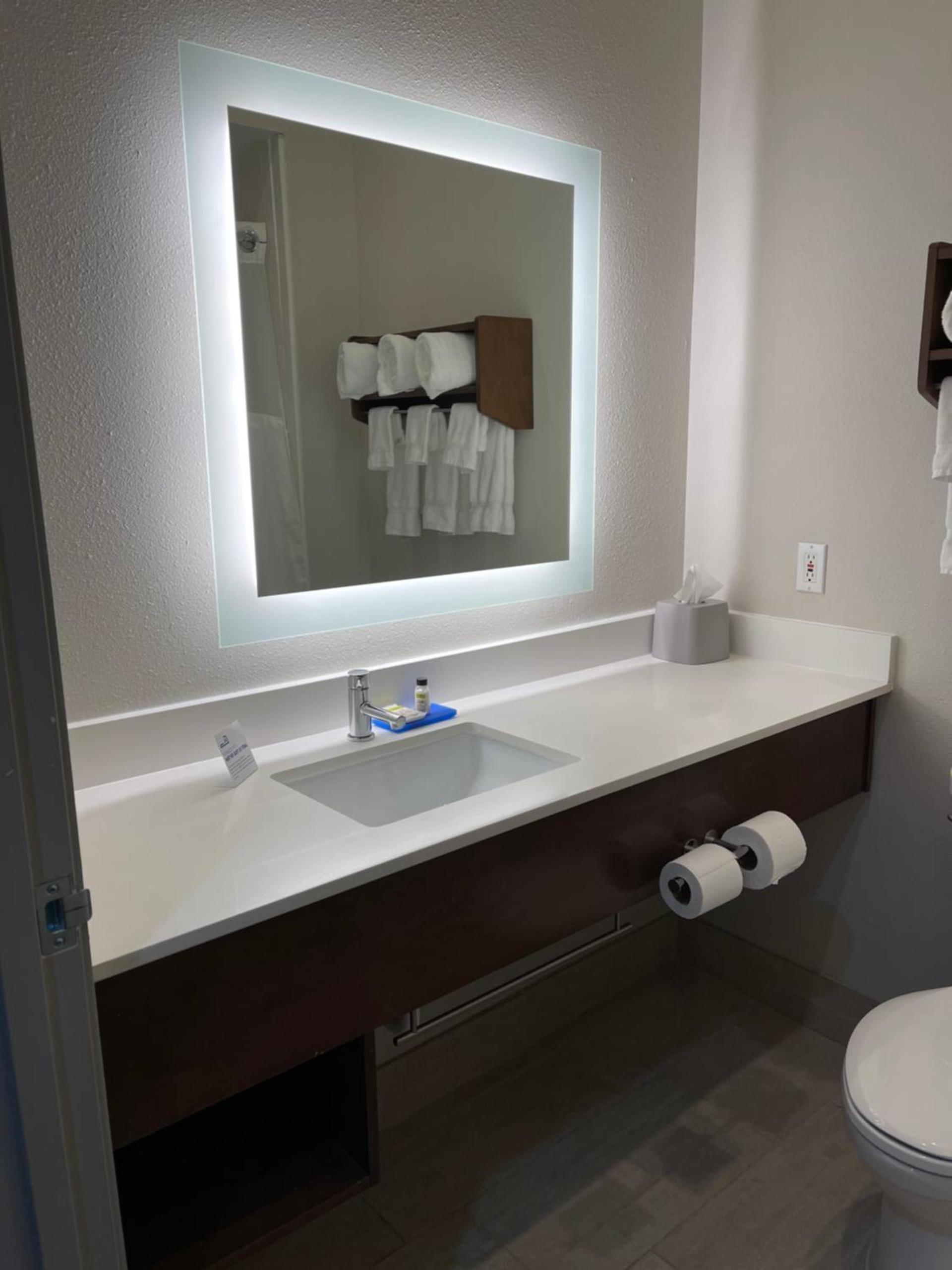 Holiday Inn Express & Suites - Indianapolis Northwest by IHG photo 4