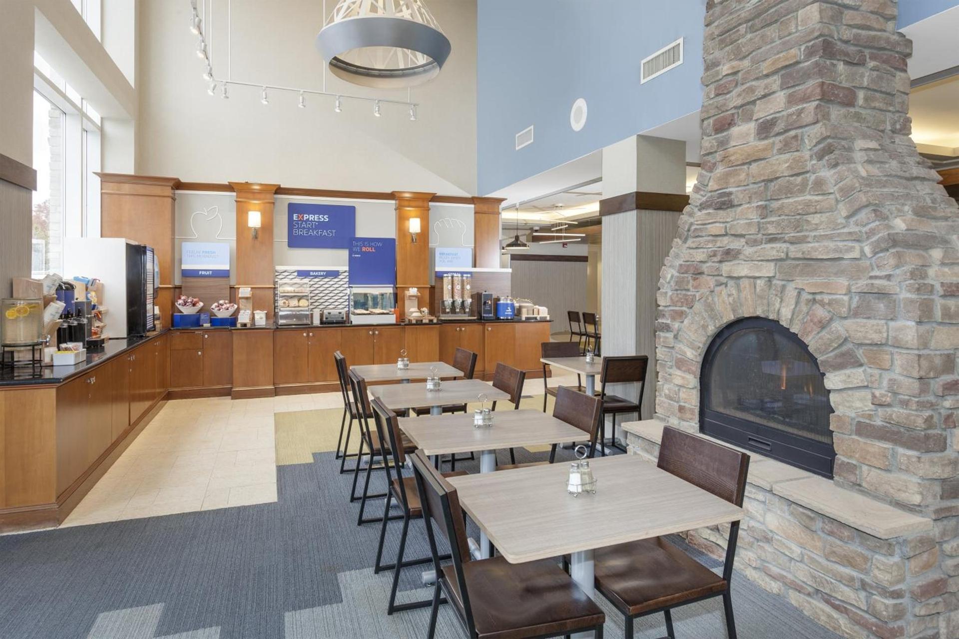 Holiday Inn Express & Suites Riverhead - Long Island by IHG photo 6