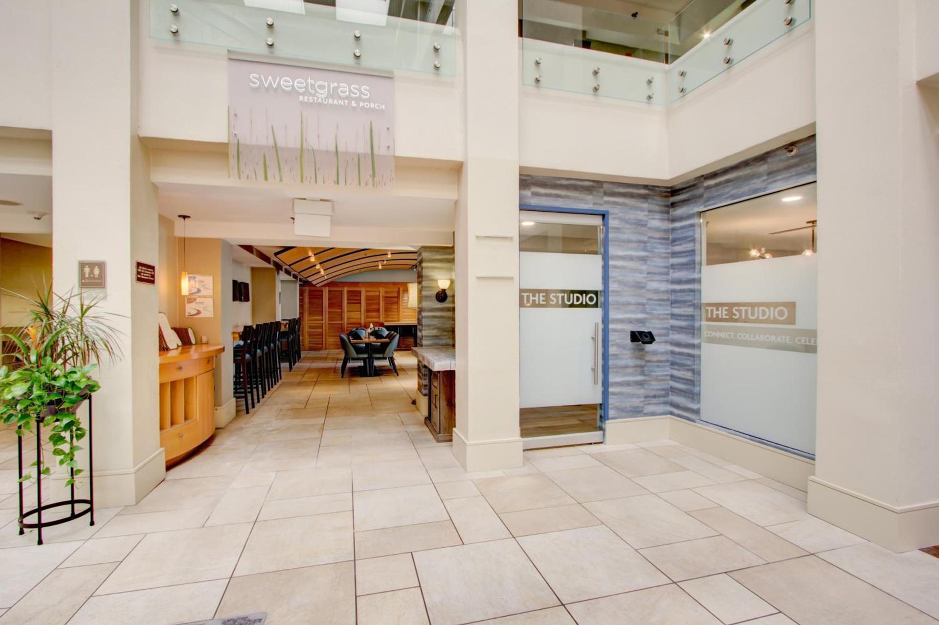 Crowne Plaza Charleston by IHG photo 46