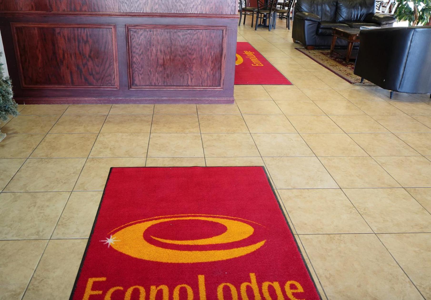 Econo Lodge Inn & Suites Kearney South photo 2