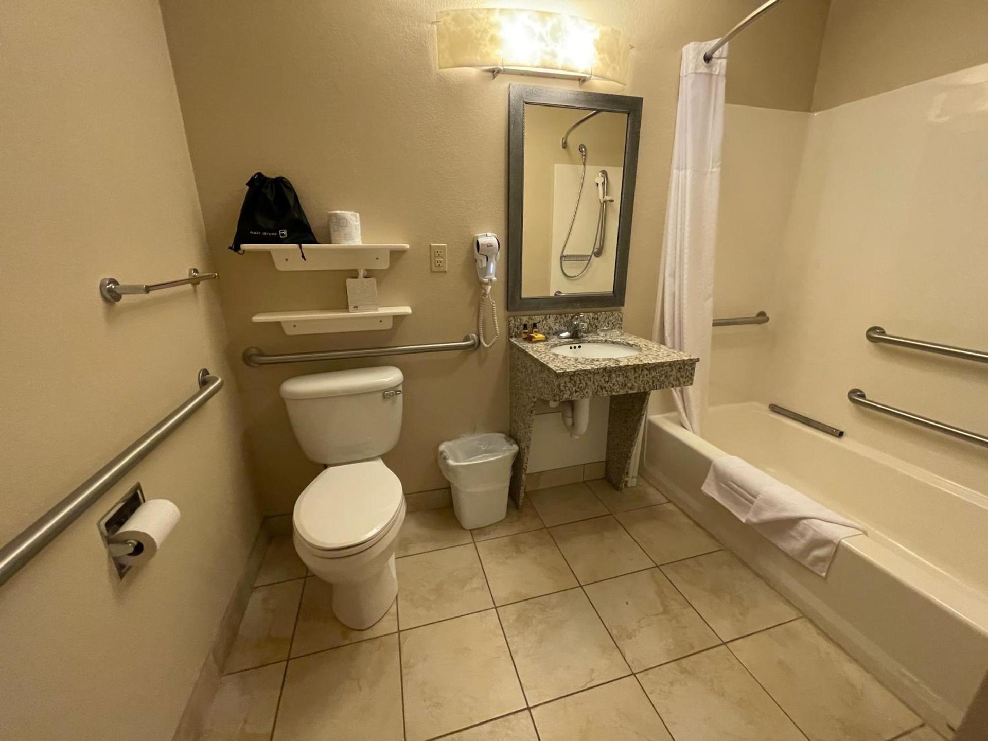 Best Western Plus Wausau-Rothschild Hotel photo 4